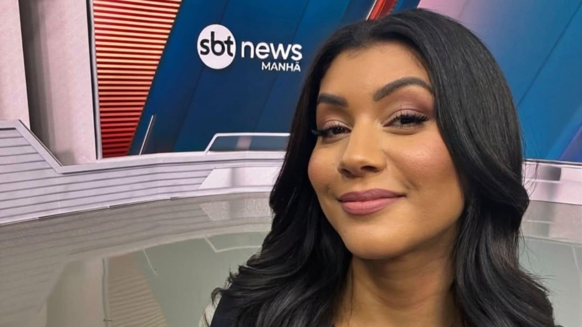 Dani Brandi diz que pagou faculdade e sustentou a filha sendo faxineira: ‘Muito tempo’