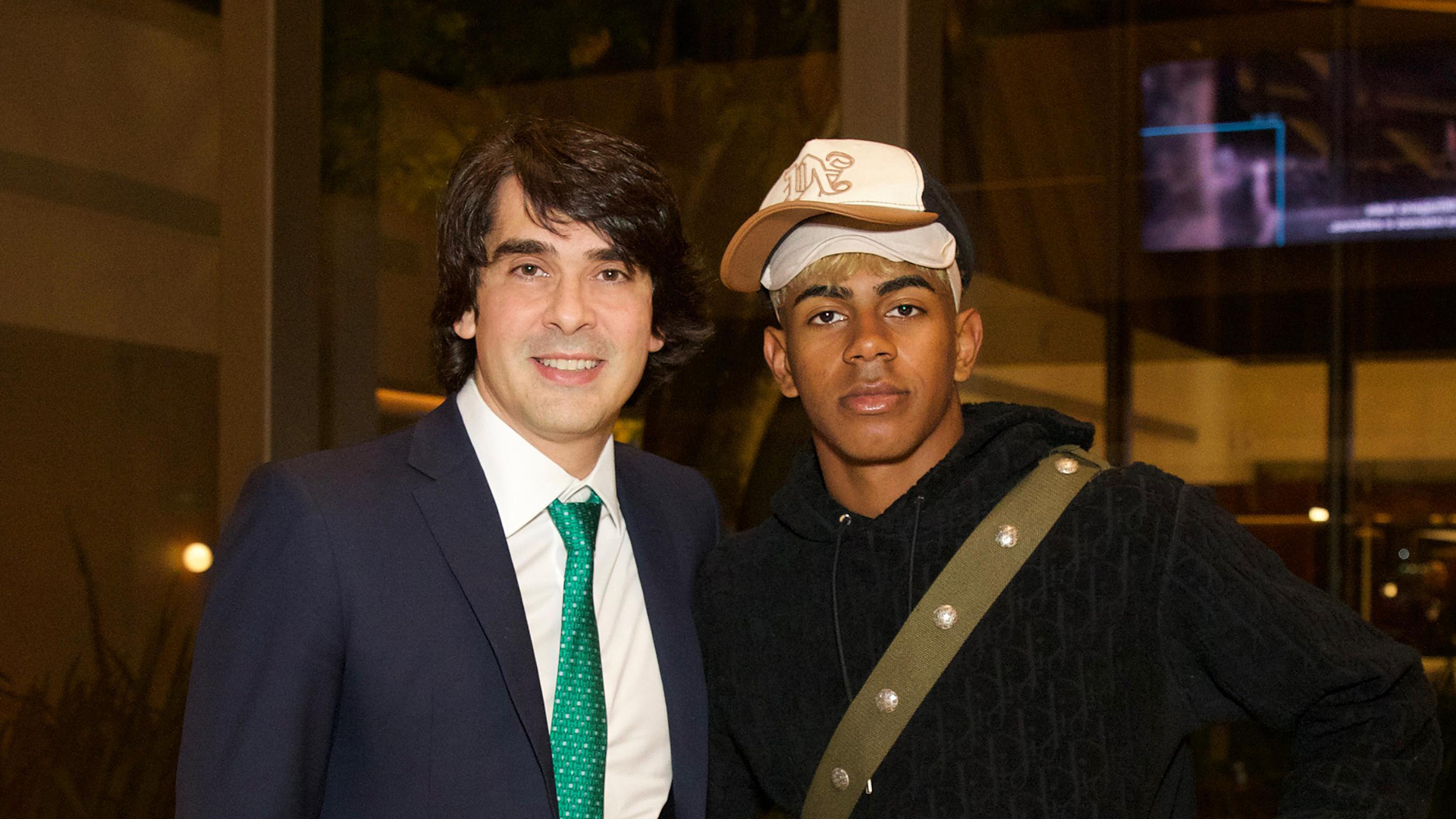 Diego Fernandes recebe Lamine Yamal no Terminal do BTG no aeroporto