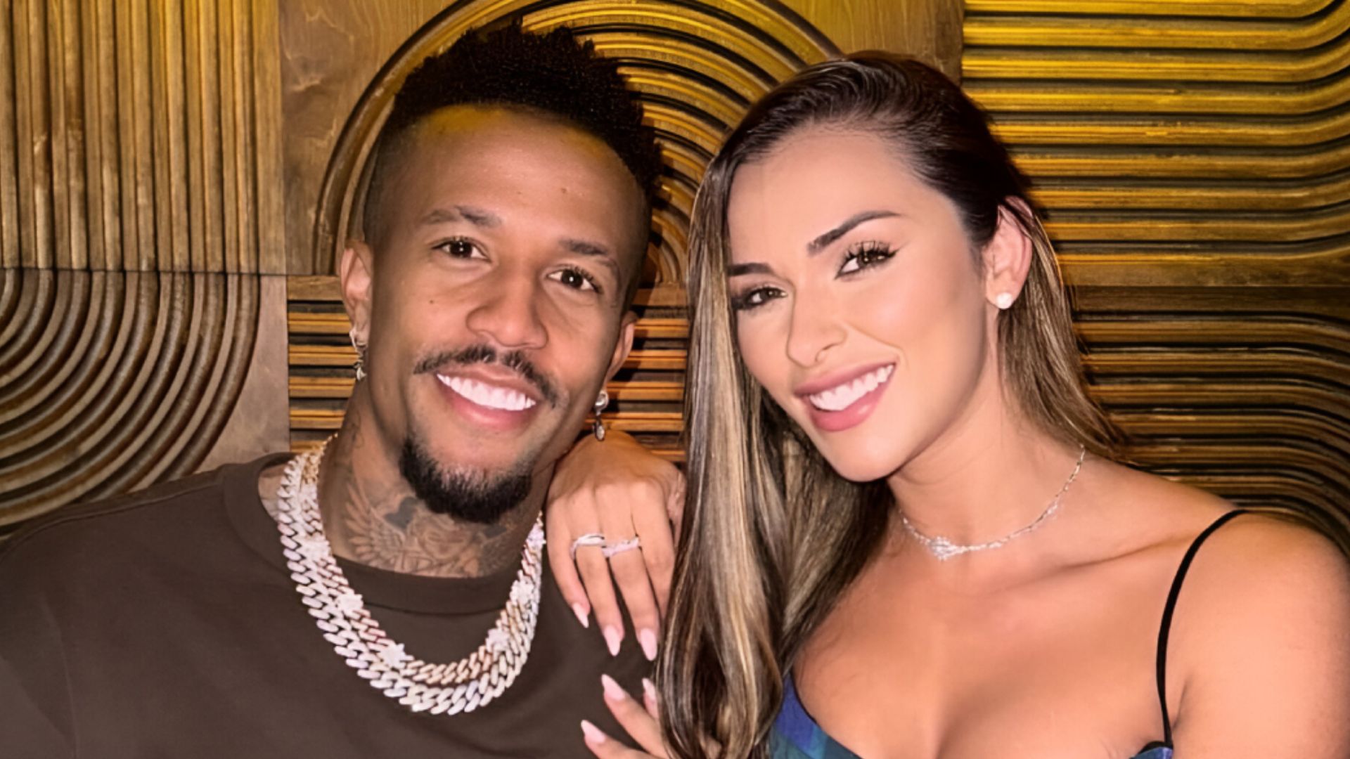 Influencer mostra convite de madrinha para o casamento de Éder Militão e Tainá Castro
