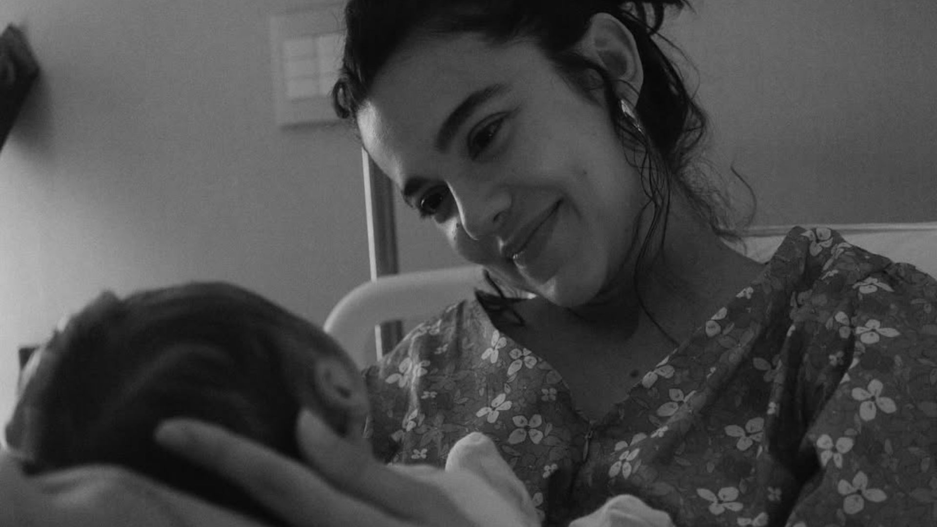 Filha de Manu Gavassi não dorme à noite? Especialista aponta motivo: ‘Não é impor’