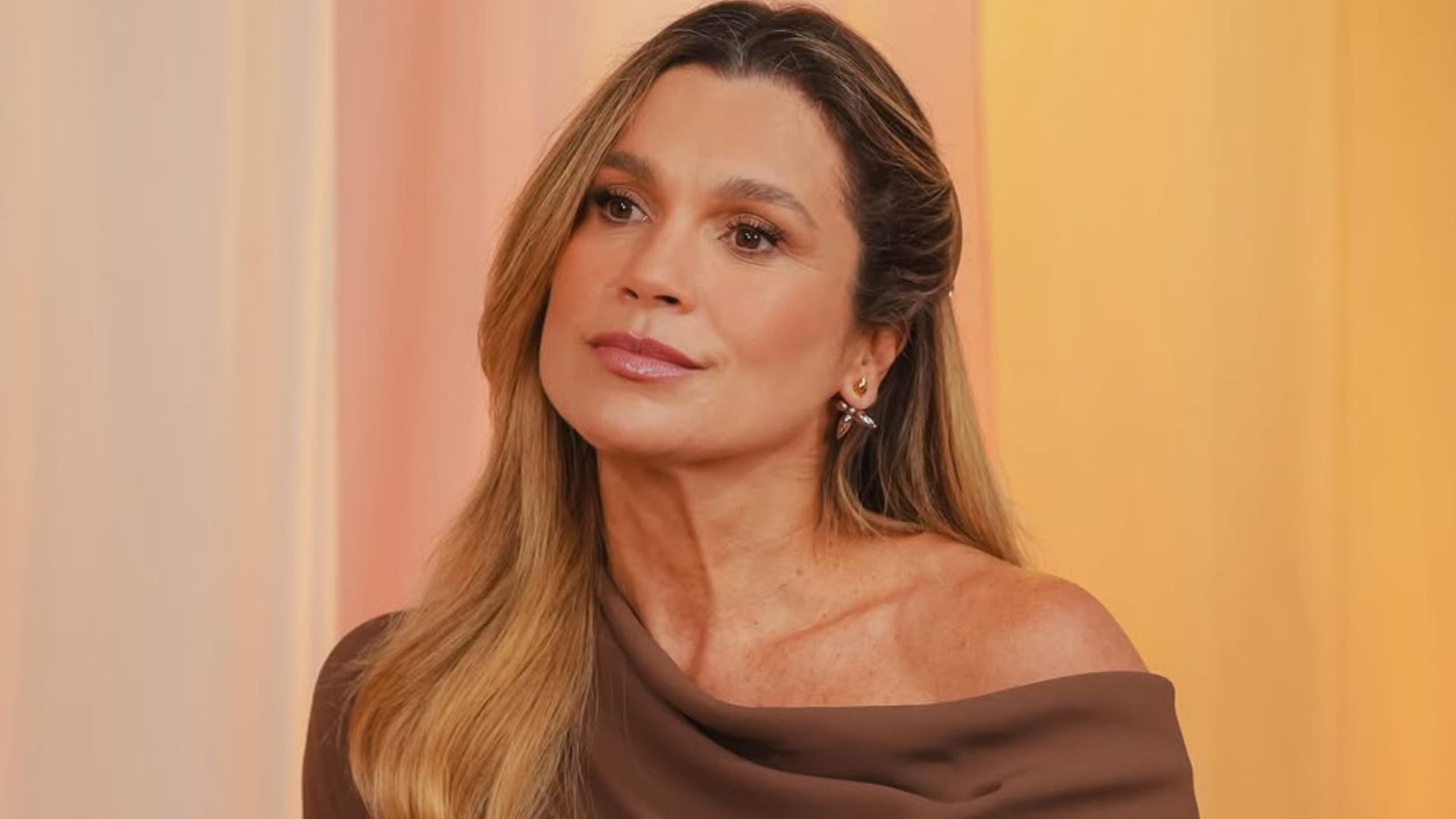 Flávia Alessandra revela tratamento hormonal e médica afirma: ‘O medo vem da desinformação’