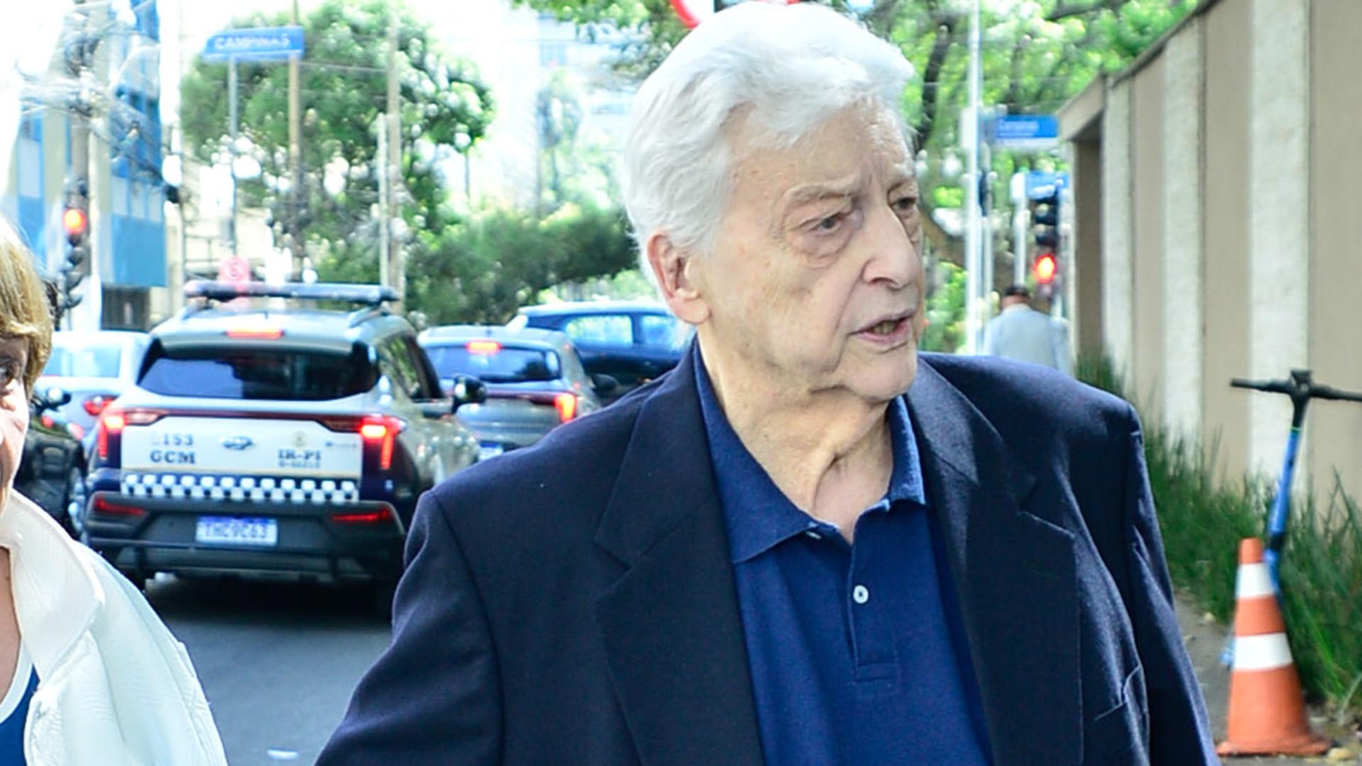 Fúlvio Stefanini faz rara aparição em público com a esposa