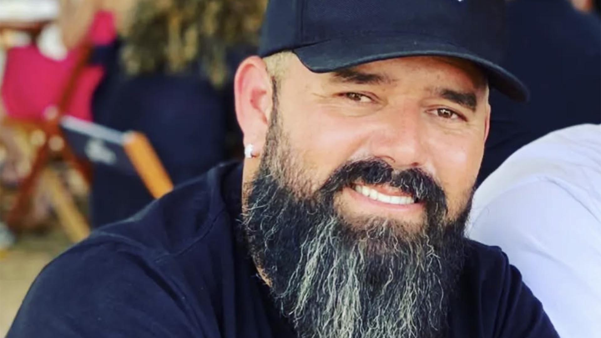 Cantor de forró morre após passar mal em show na Bahia