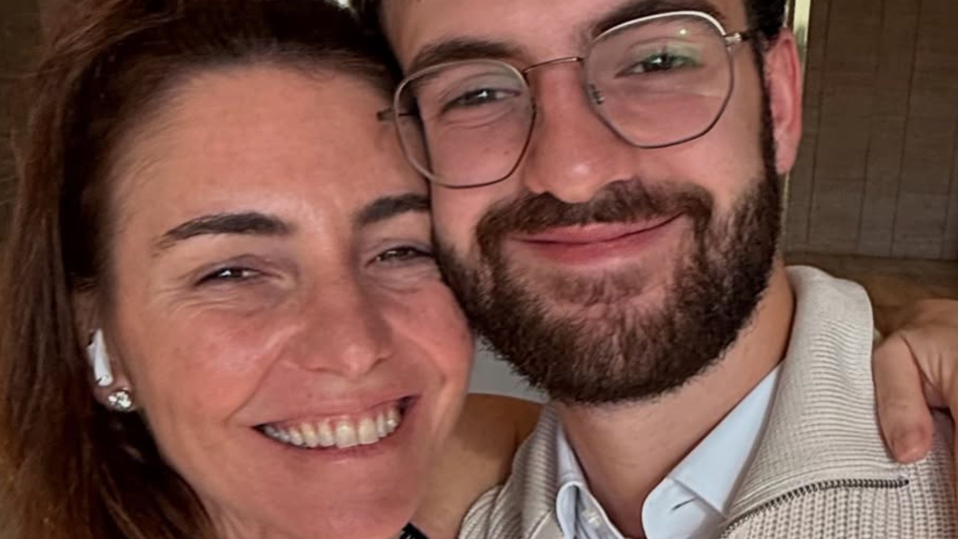 Glenda Kozlowski se emociona com conquista do filho: ‘Muito orgulho de você’