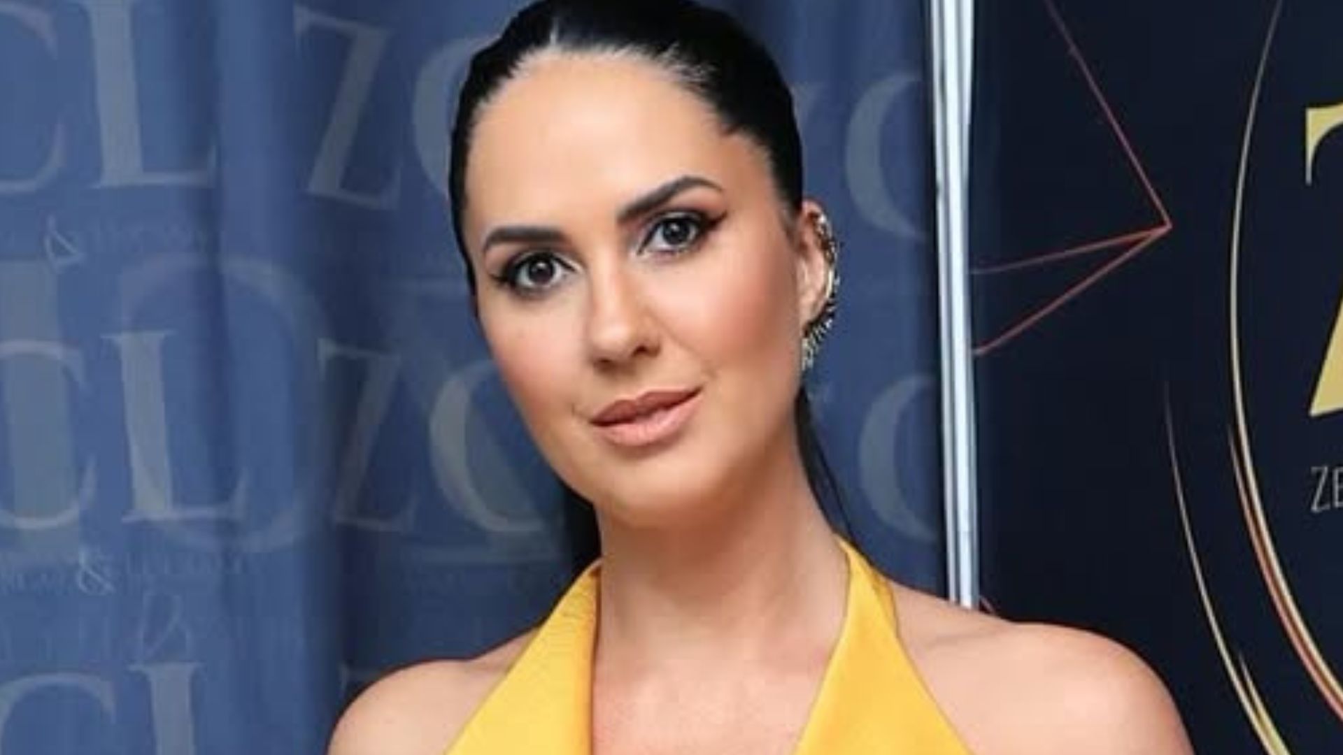 Graciele Lacerda aposta em look curto e decotado para show de Zezé Di Camargo