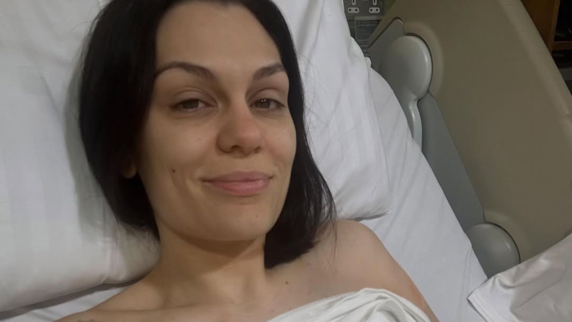 Jessie J relata sintomas antes de descobrir câncer de mama: ‘Por cinco meses’