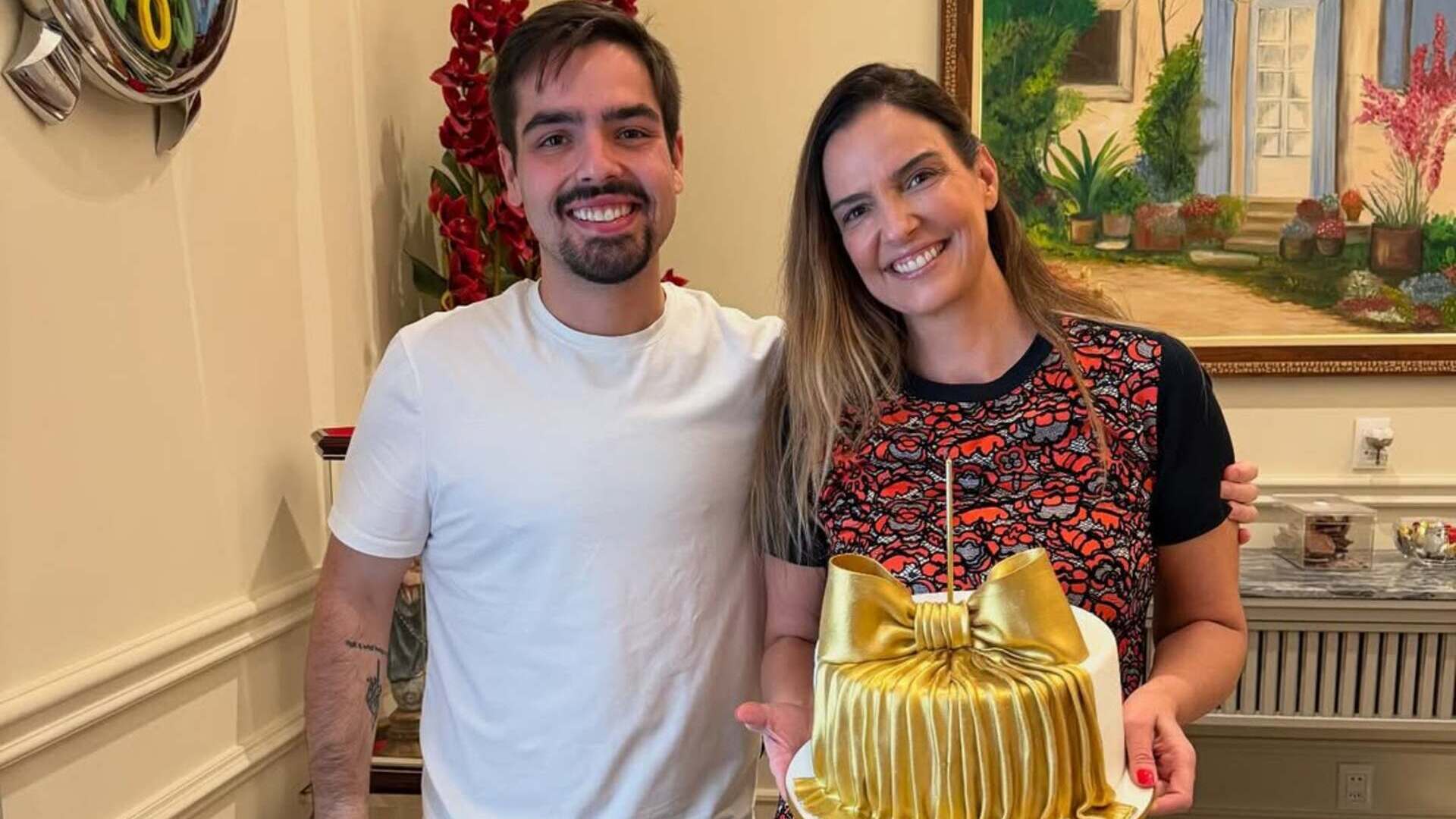 João Silva, filho de Faustão, comemora aniversário da mãe; veja as fotos