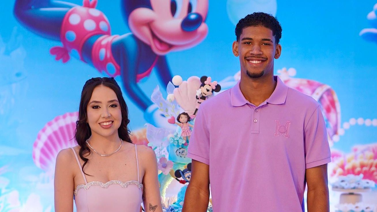 Jogador Kauã Santos realiza sonho e reúne 400 convidados em festa luxuosa para filha; saiba valor