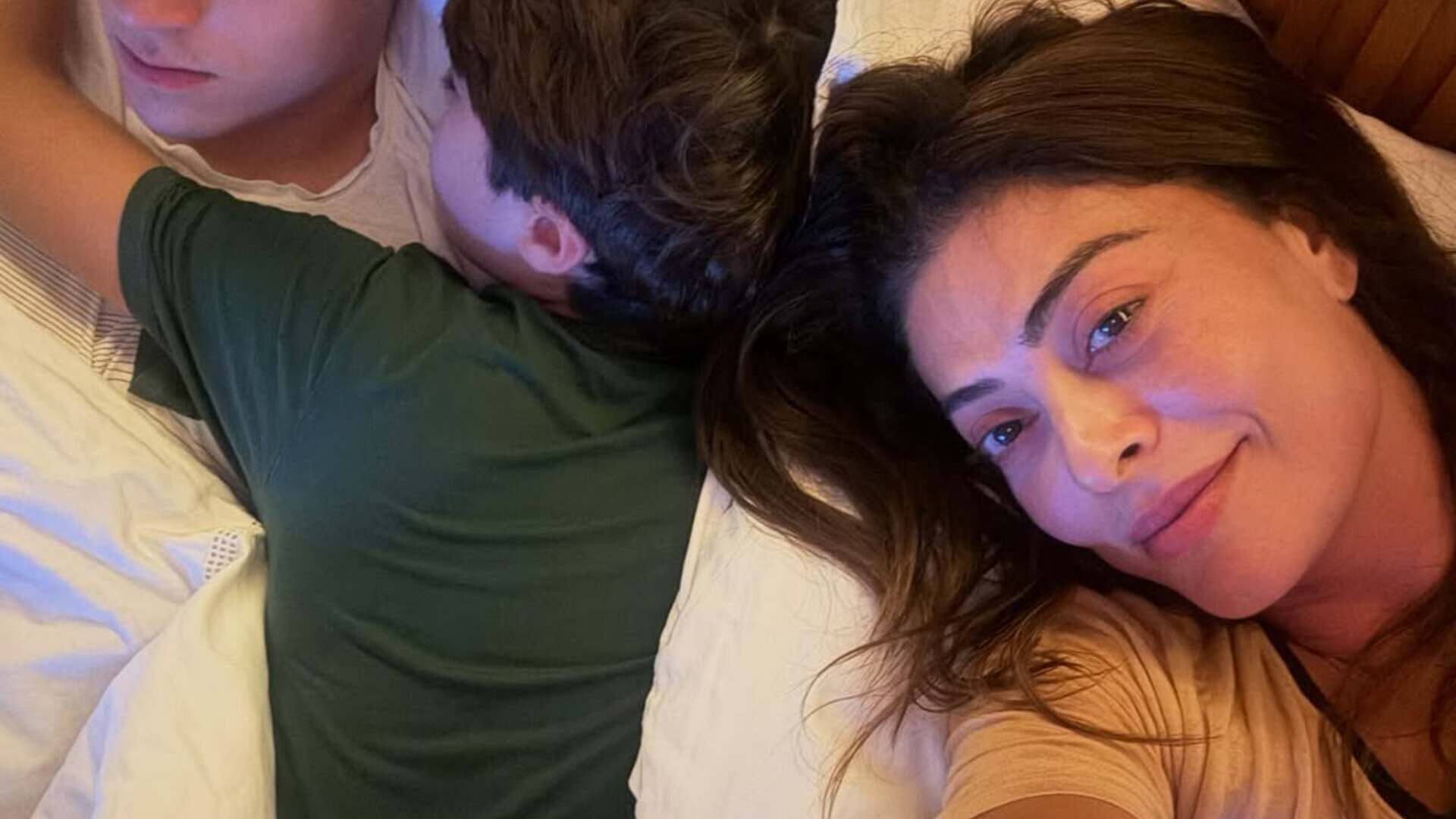 Eles cresceram! Juliana Paes posta cliques raríssimos com os dois filhos