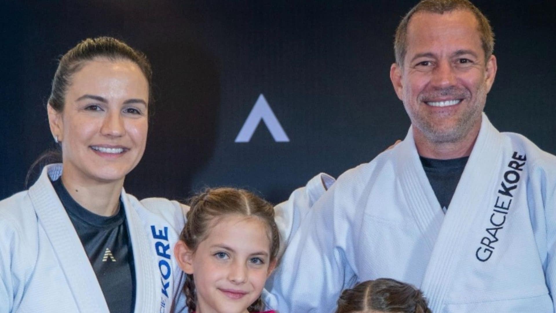 Filhas de Malvino Salvador seguem os passos de Kyra Gracie no jiu-jitsu; veja
