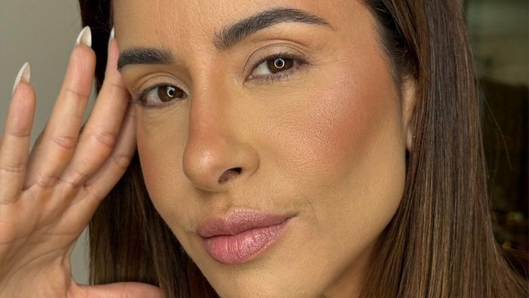 Mãe de Vanessa Lopes passa por cirurgia íntima e médica alerta: ‘Possíveis riscos’