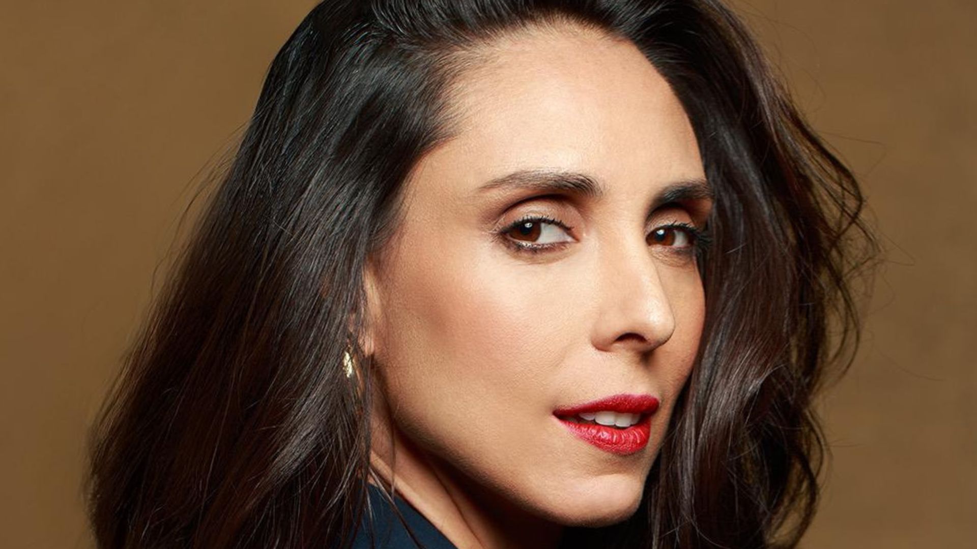 Manuela Duarte lança livro espírita e revela sonho realizado: ‘Sempre me imaginei ali’