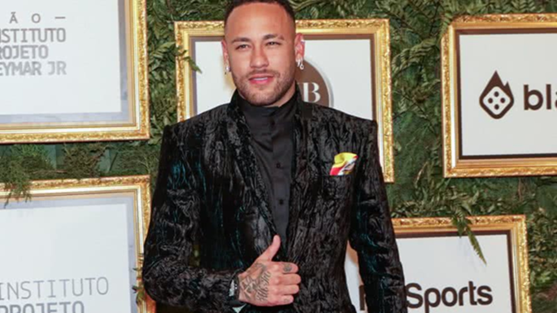 Leilão de Neymar terá itens raros e experiências com famosos. Veja a lista!