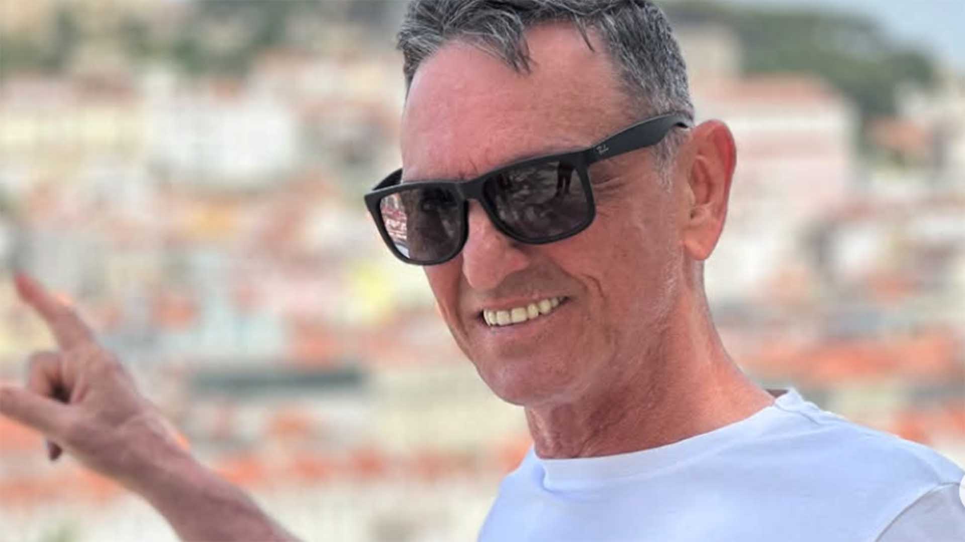 Paulo Miklos anuncia o fim do casamento com Renata Galvão