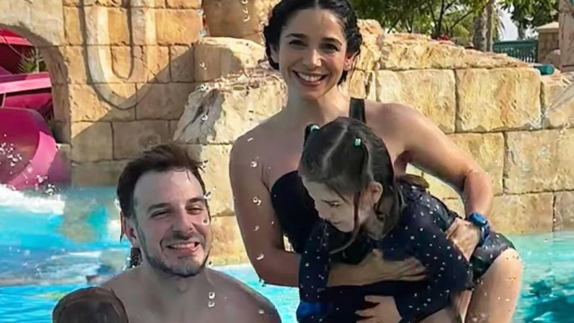 Sabrina Petraglia chama atenção ao mostrar passeio com o marido e os filhos