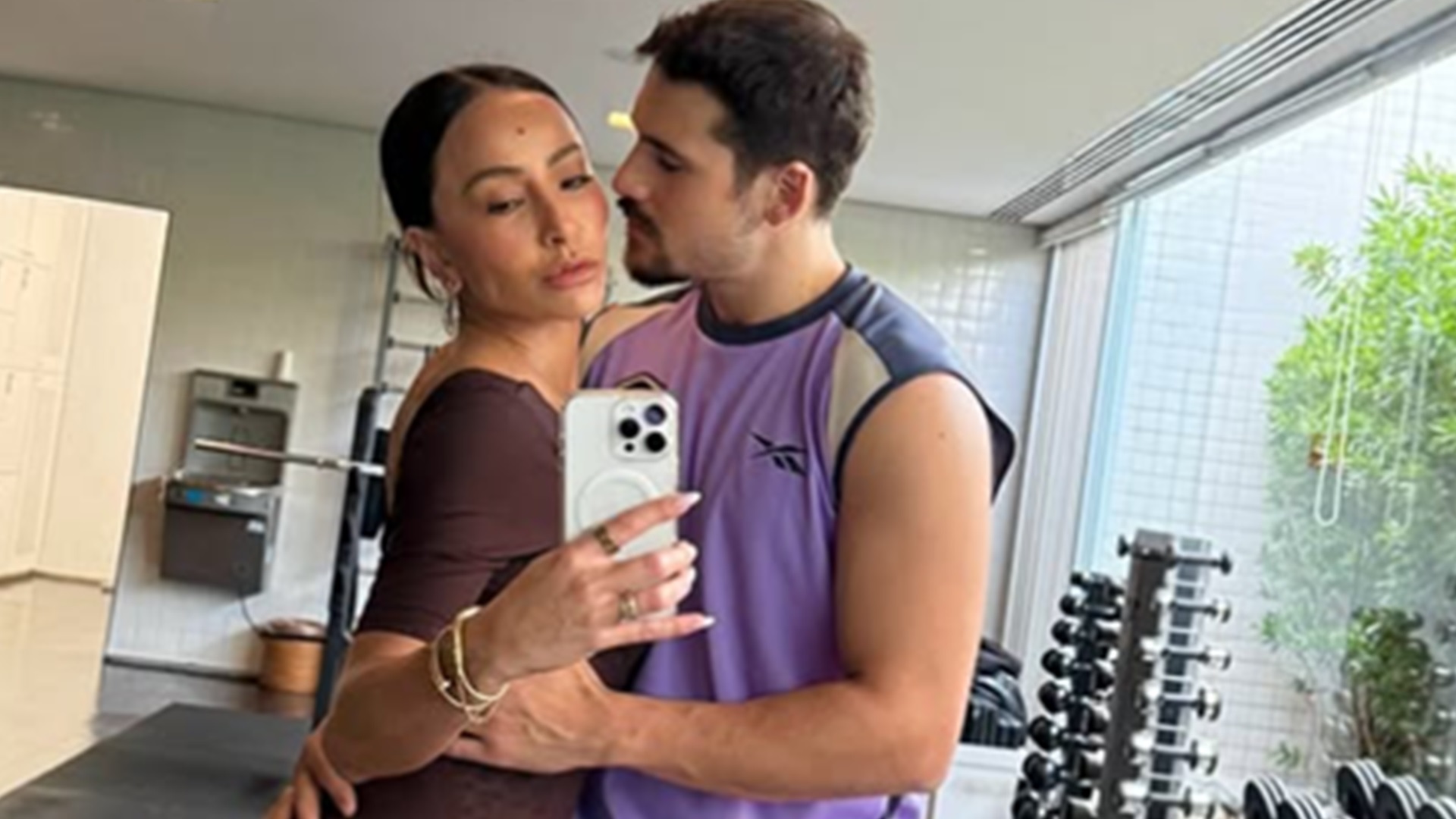 Sabrina Sato apresenta novo membro da família com Nicolas Prattes: ‘Agora somos oito’