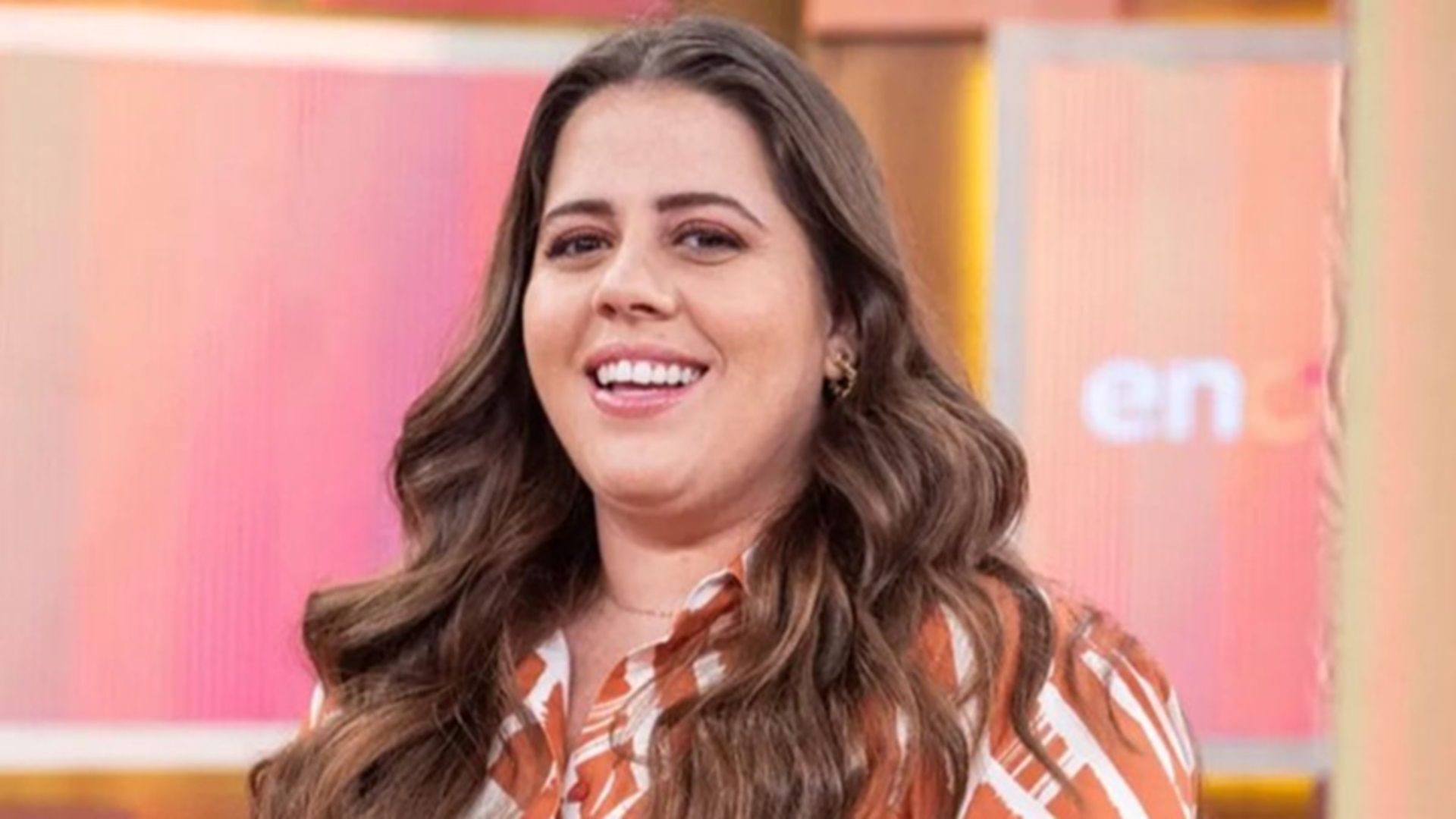 Tati Machado reage ao ver homenagem para seu filho Rael