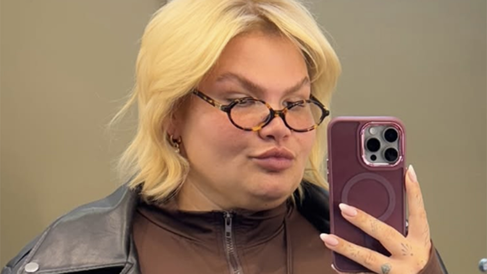Thais Carla exibe suas novas curvas após perder quase 50 kg