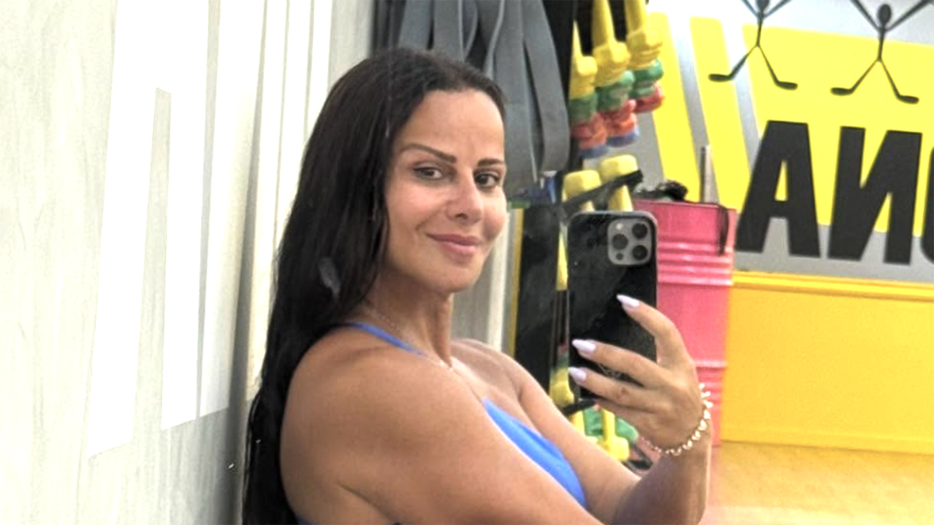 Fez lipo? Viviane Araujo revela a verdade sobre cirurgia plástica