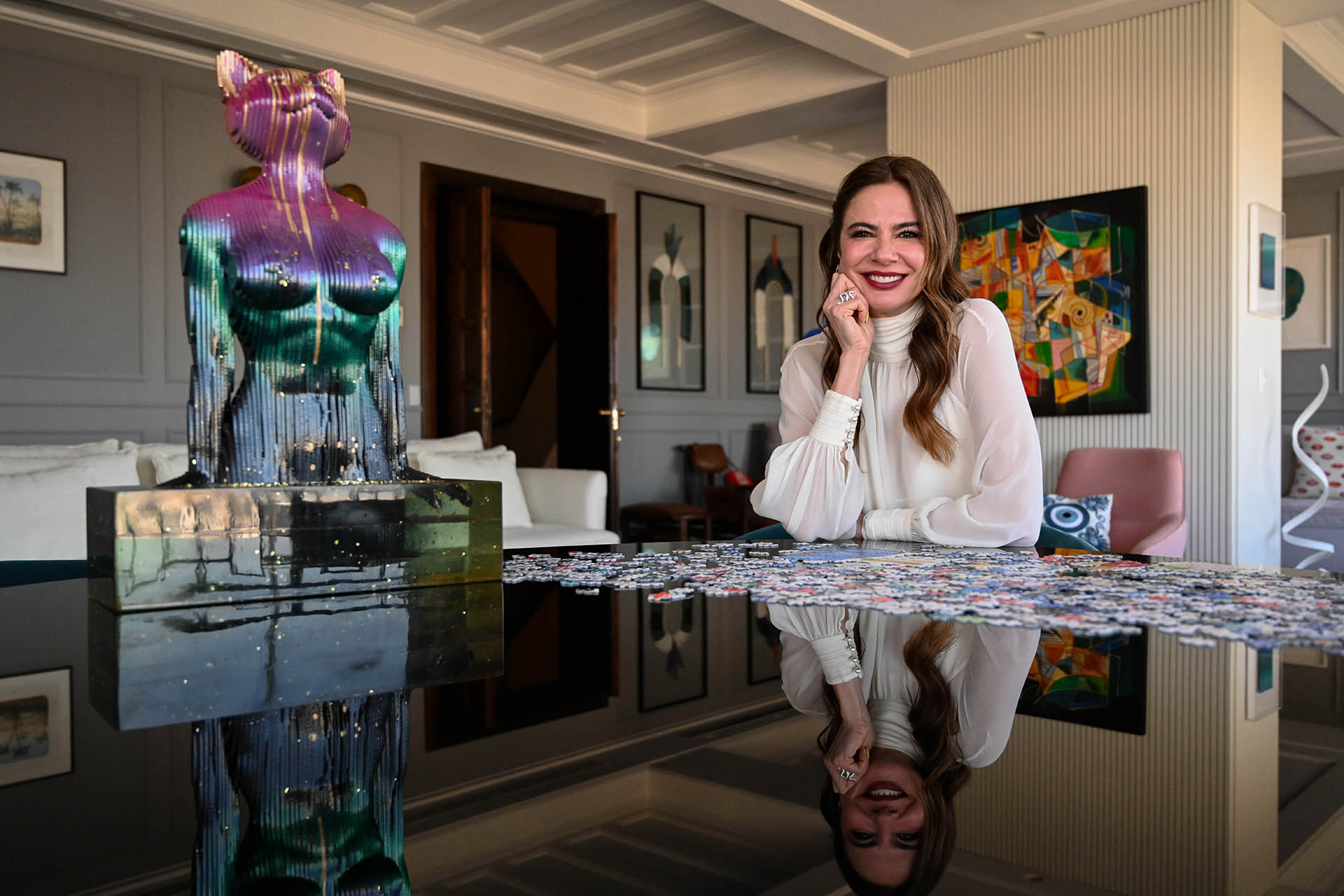 Luciana Gimenez mostra a decora&ccedil;&atilde;o do seu apartamento na revista CARAS - Foto: Paulo Santos