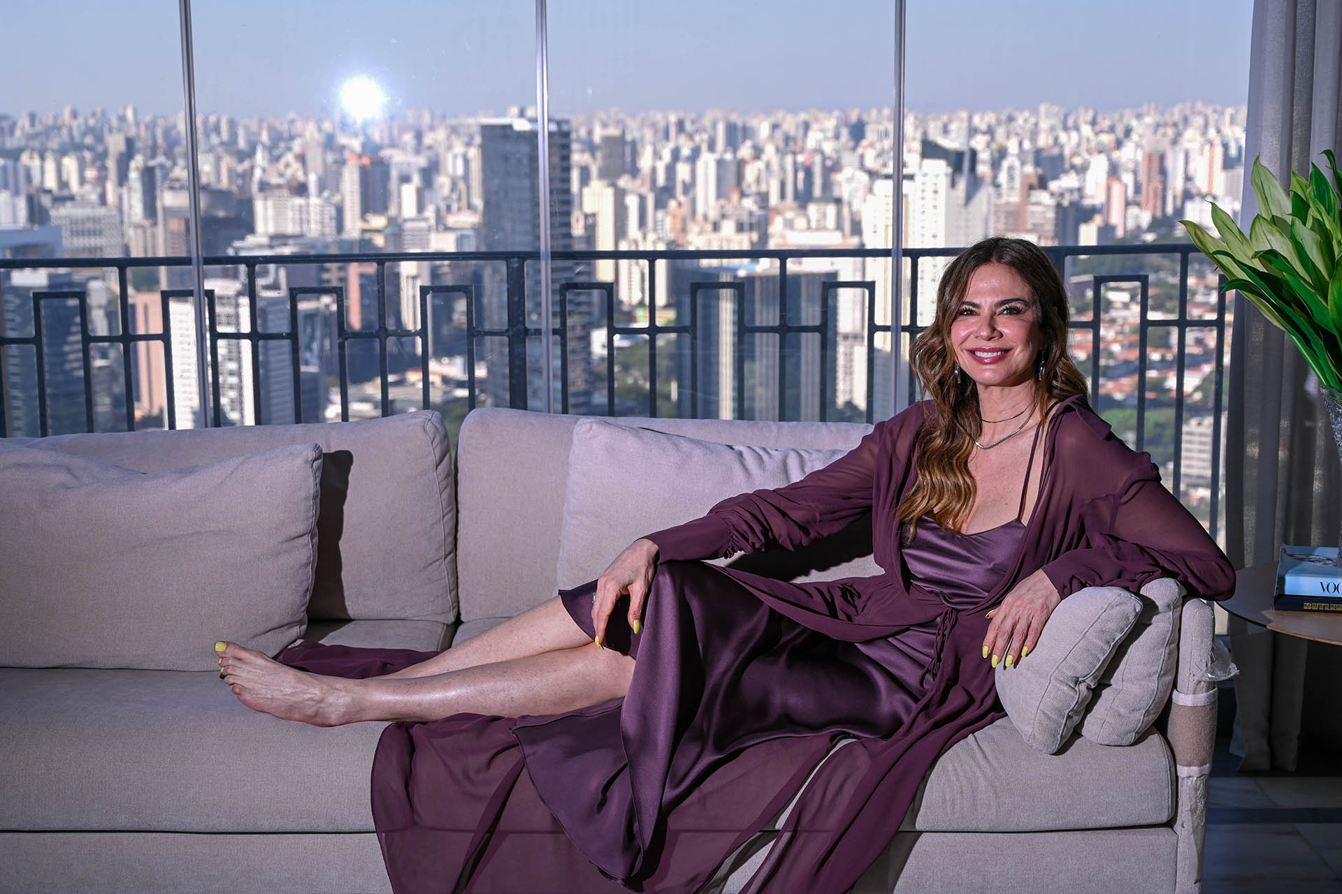 Luciana Gimenez mostra a decora&ccedil;&atilde;o do seu apartamento na revista CARAS - Foto: Paulo Santos