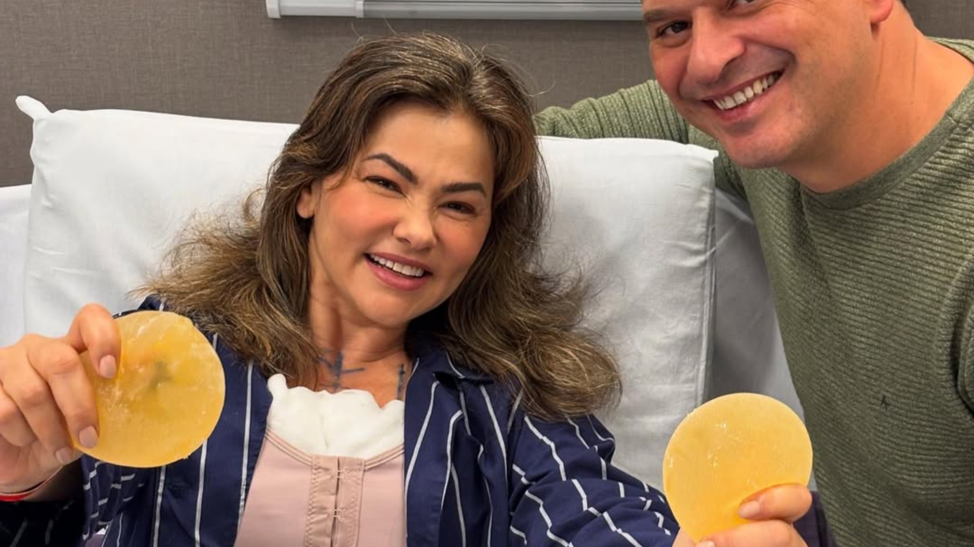 Suzana Alves remove silicone e impulsiona debate sobre riscos do implante