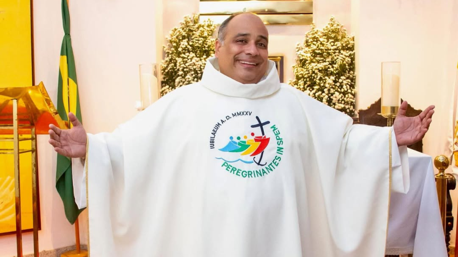 Médico explica internação de Padre Omar após oito costelas fraturadas: ‘Condições físicas’
