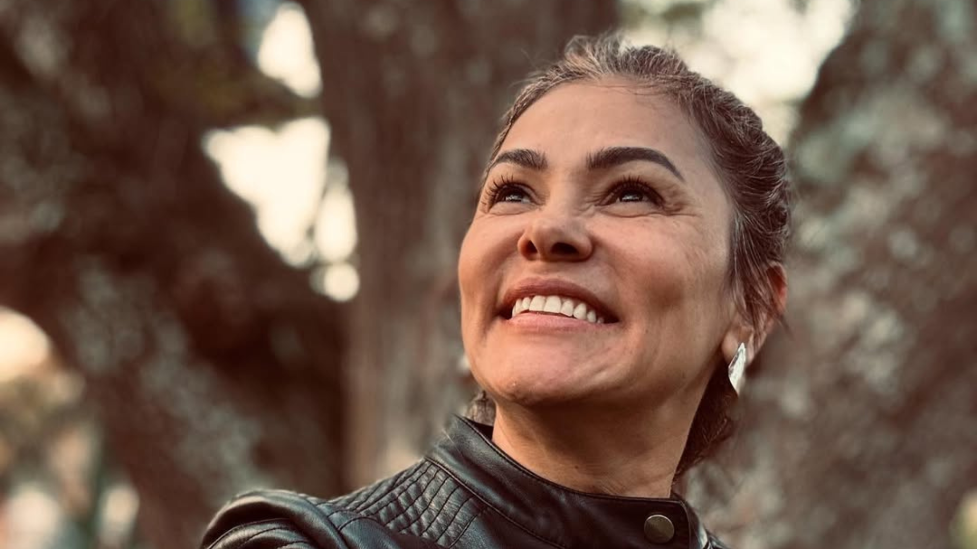 Suzana Alves relembra mania de perseguição e especialista aponta: ‘Dificulta a vida diária’