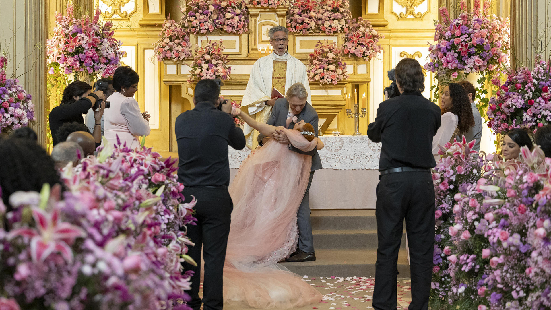 Casamento de Alde&iacute;de e Laudelino na novela Vale Tudo - Foto: Globo / Manoella Mello