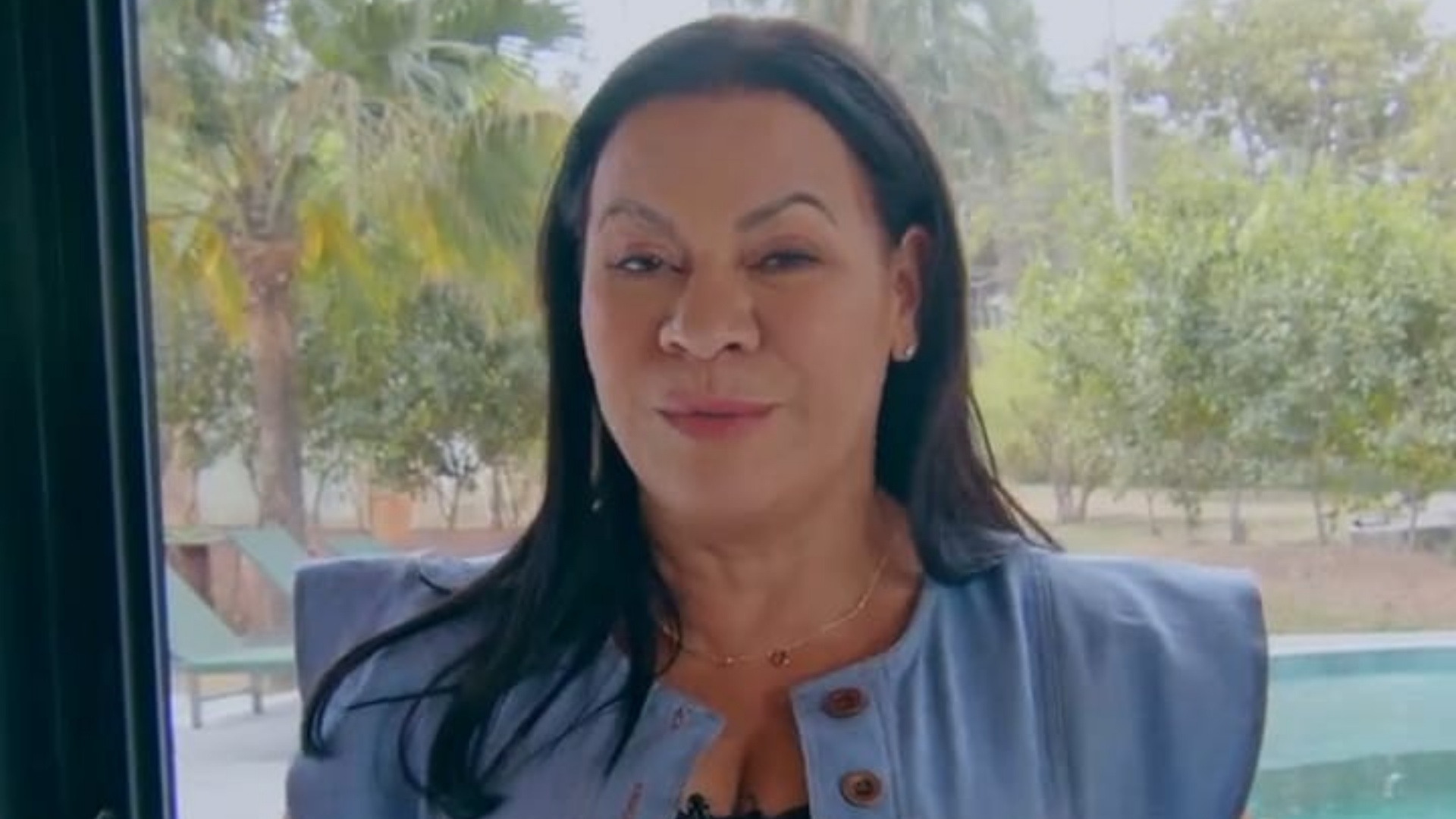 Dona Ruth é vista chorando após perder guarda do neto, diz colunista
