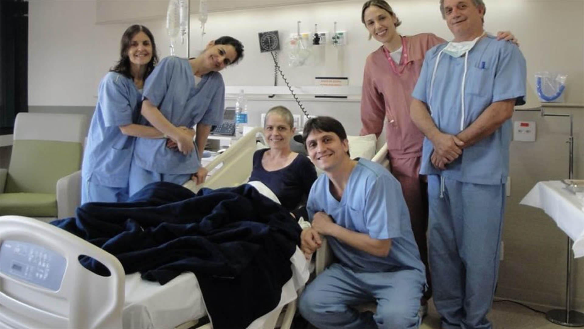 Drica Moraes celebra 15 anos de transplante de medula com homenagem