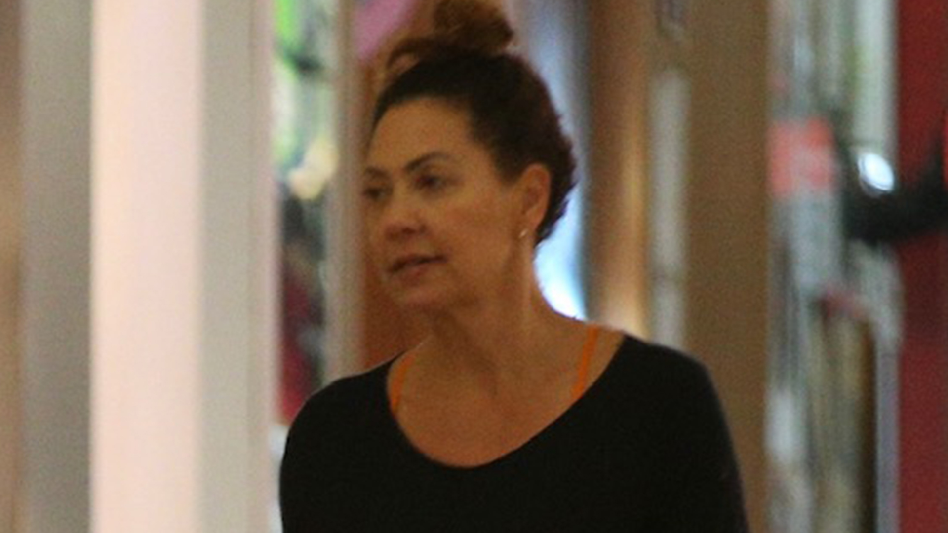 Filhos gêmeos de Fabiula Nascimento roubam a cena em passeio no shopping