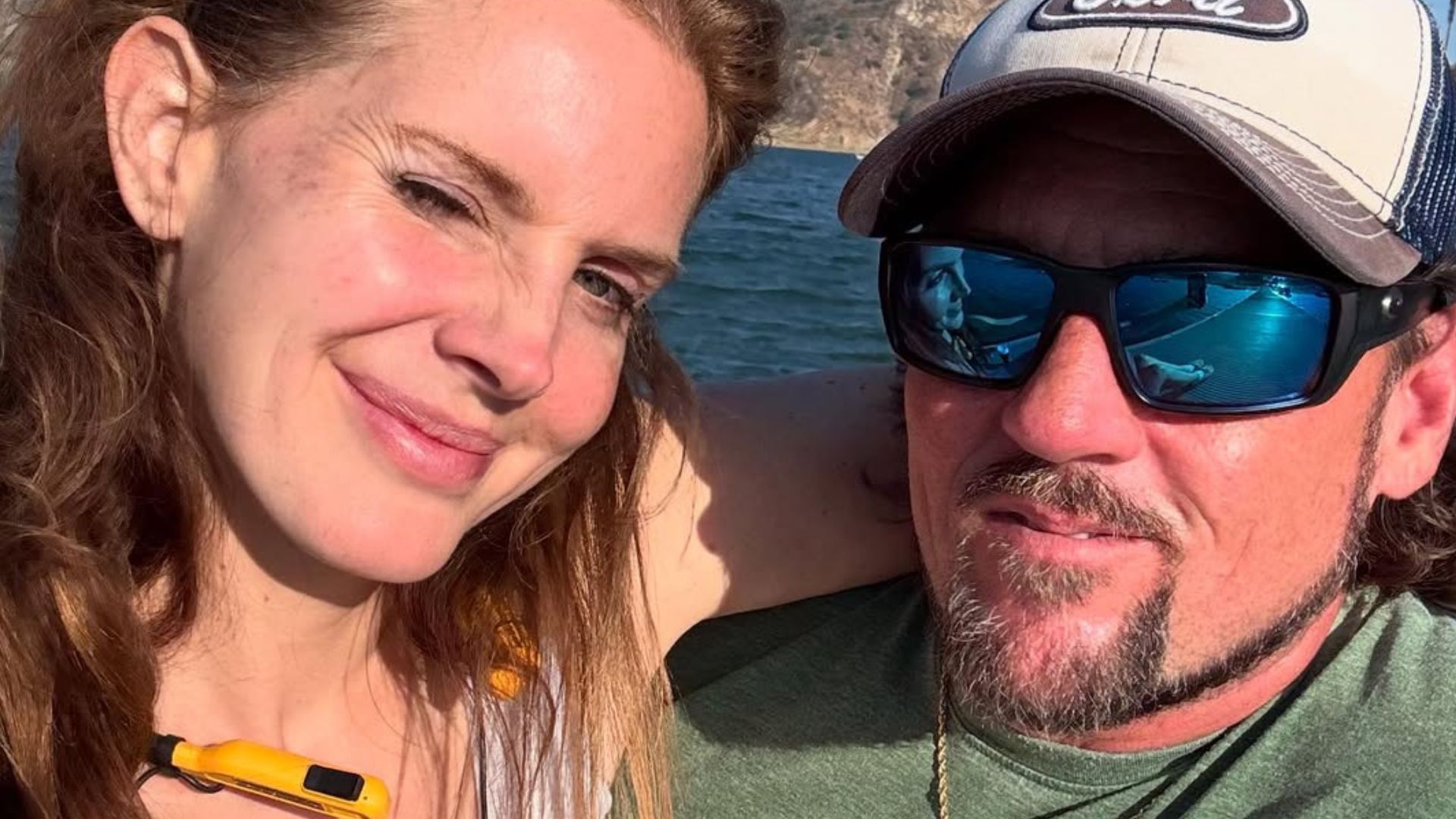 Lana Del Rey mostra foto inédita de seu casamento com Jeremy Dufrene