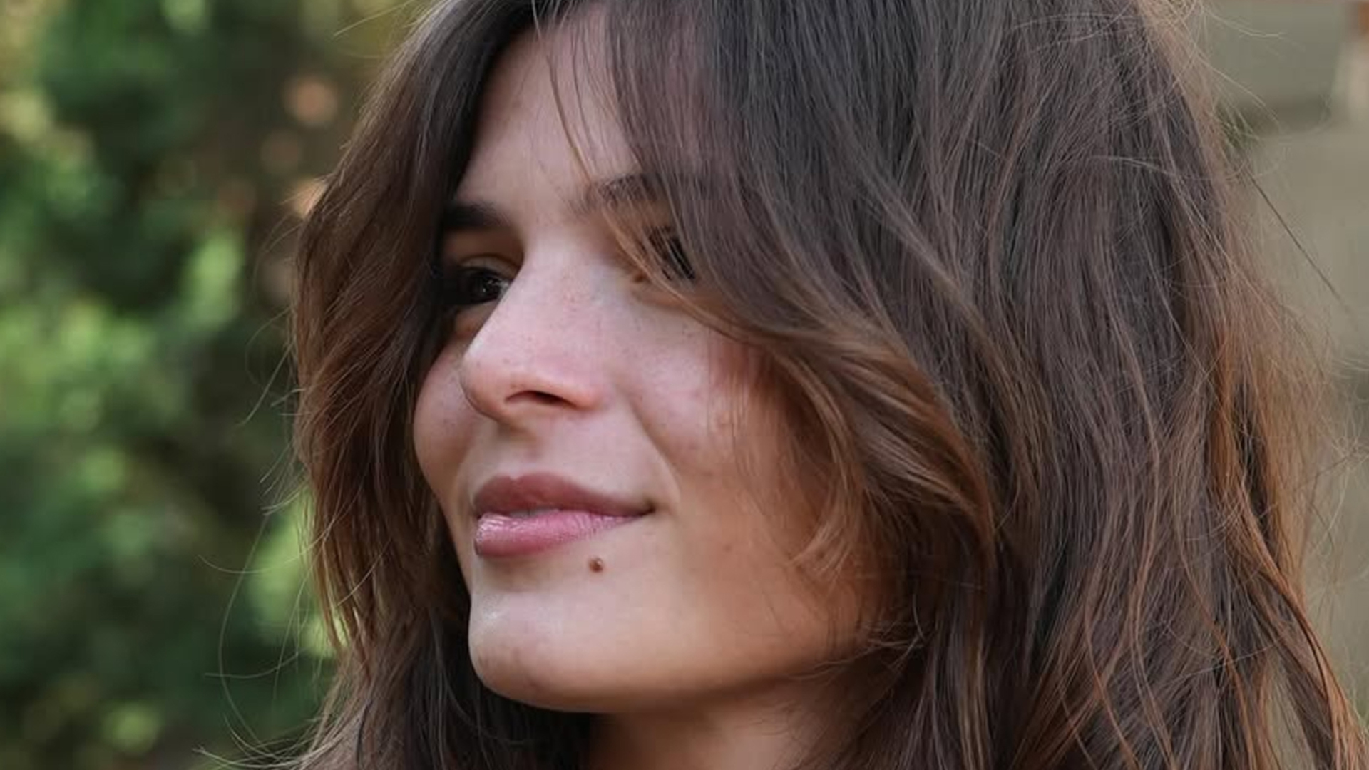 Irmã de Bruna Marquezine, Luana Maia exibe novo visual e é elogiada na web