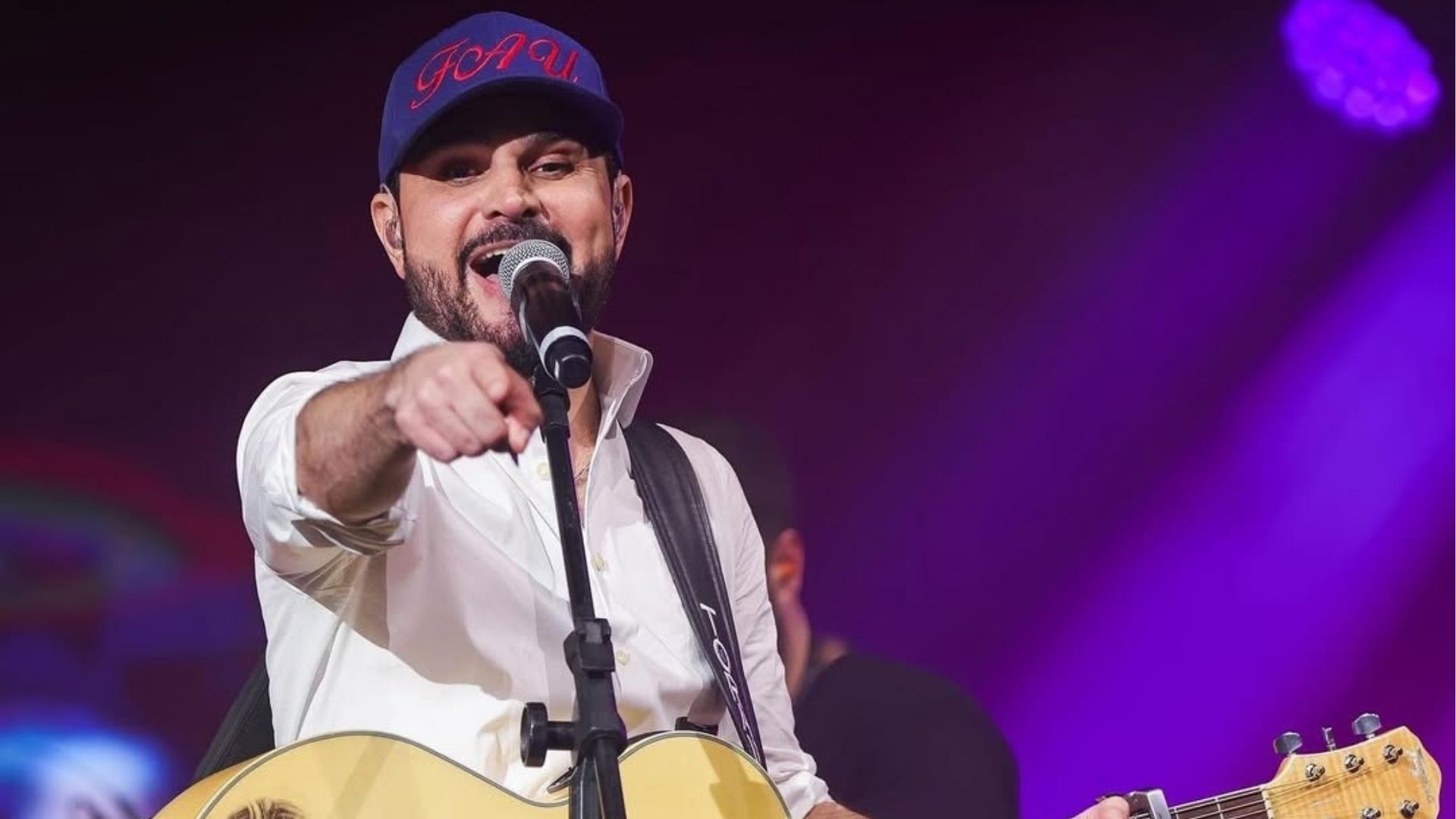 Luciano Camargo fala sobre recomeços com a esposa: ‘Começo de namoro’