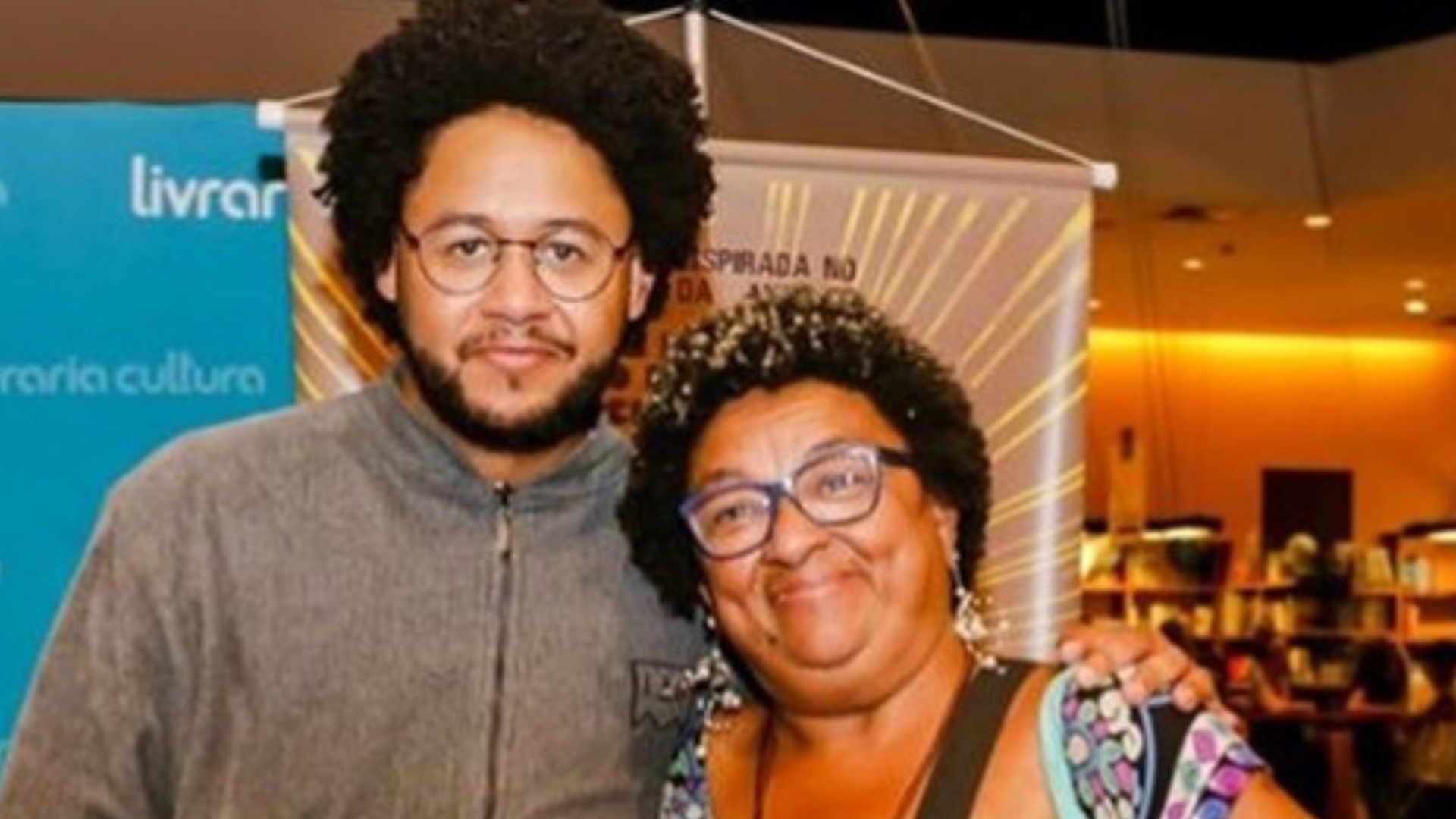 Médica alerta sobre a doença autoimune enfrentada pela mãe de Emicida: ‘O ataque pode acontecer’
