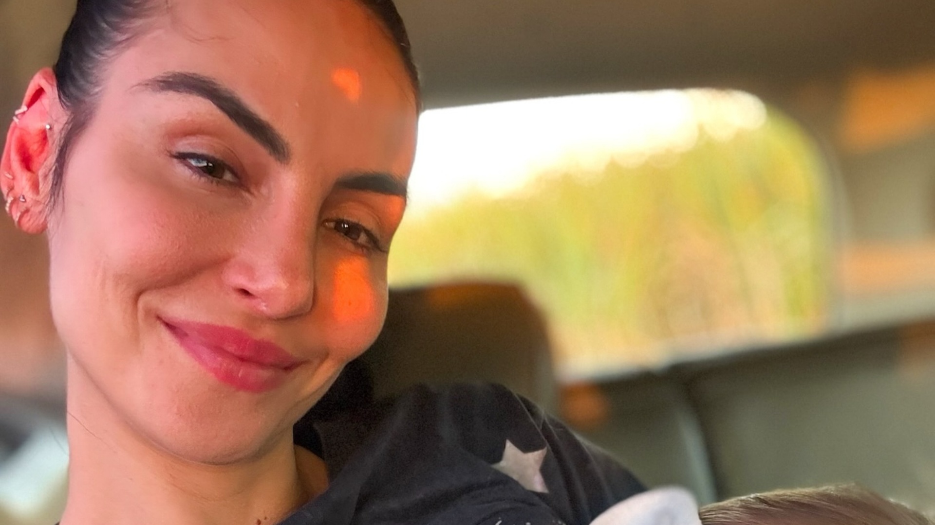 Mel Fronckowiak abre o jogo sobre processo de desmame da filha caçula: ‘Desafio’