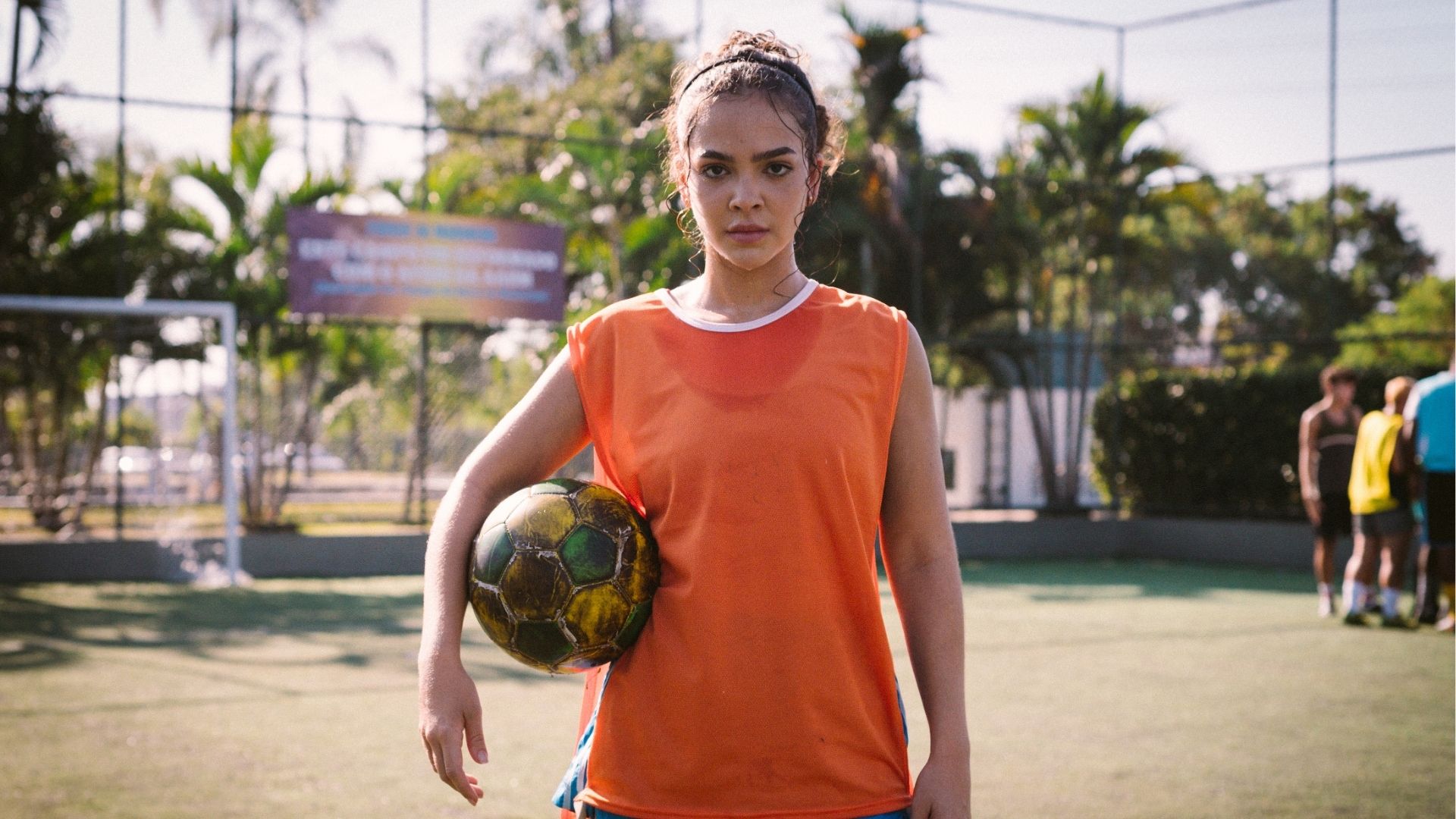 Mel Maia reflete sobre dificuldades enfrentadas por nova personagem: ‘Realidade dura demais’