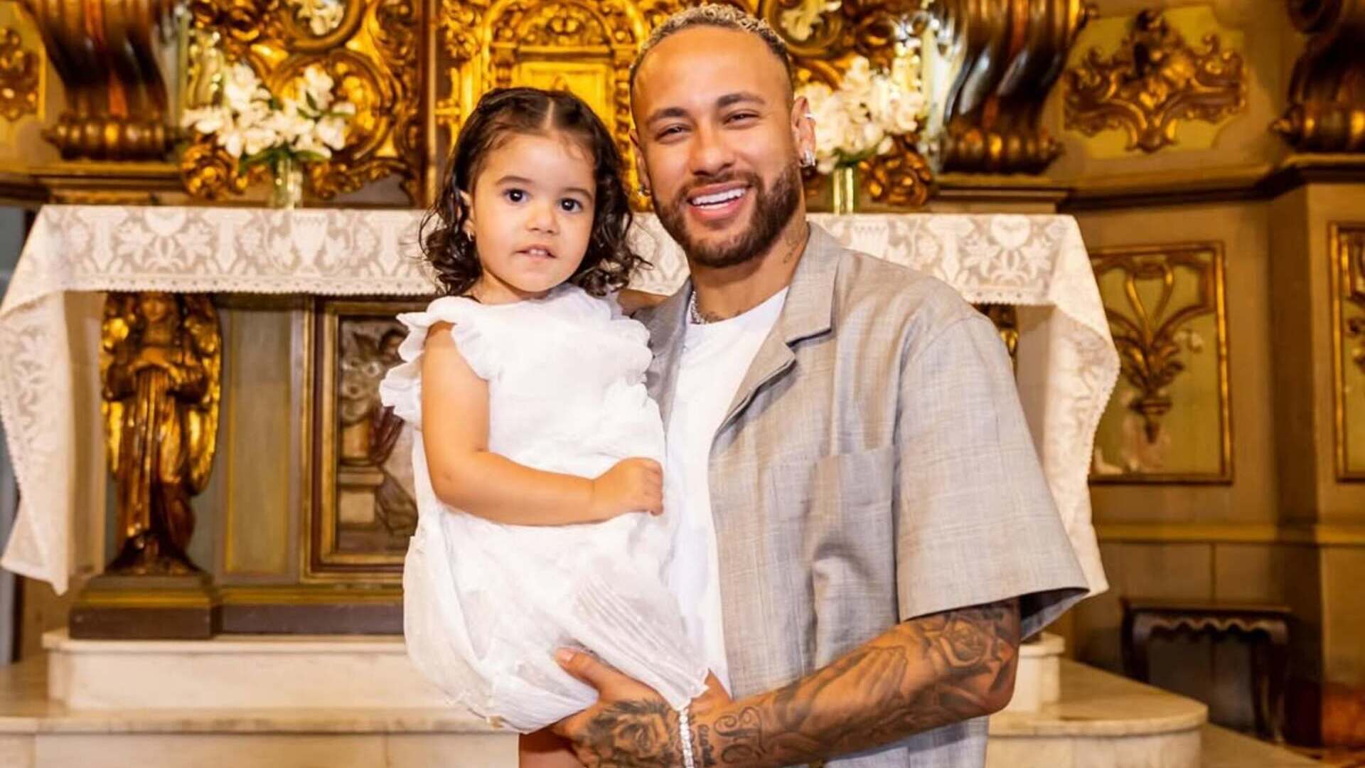Neymar Jr. comemora aniversário da afilhada com fotos fofas; veja
