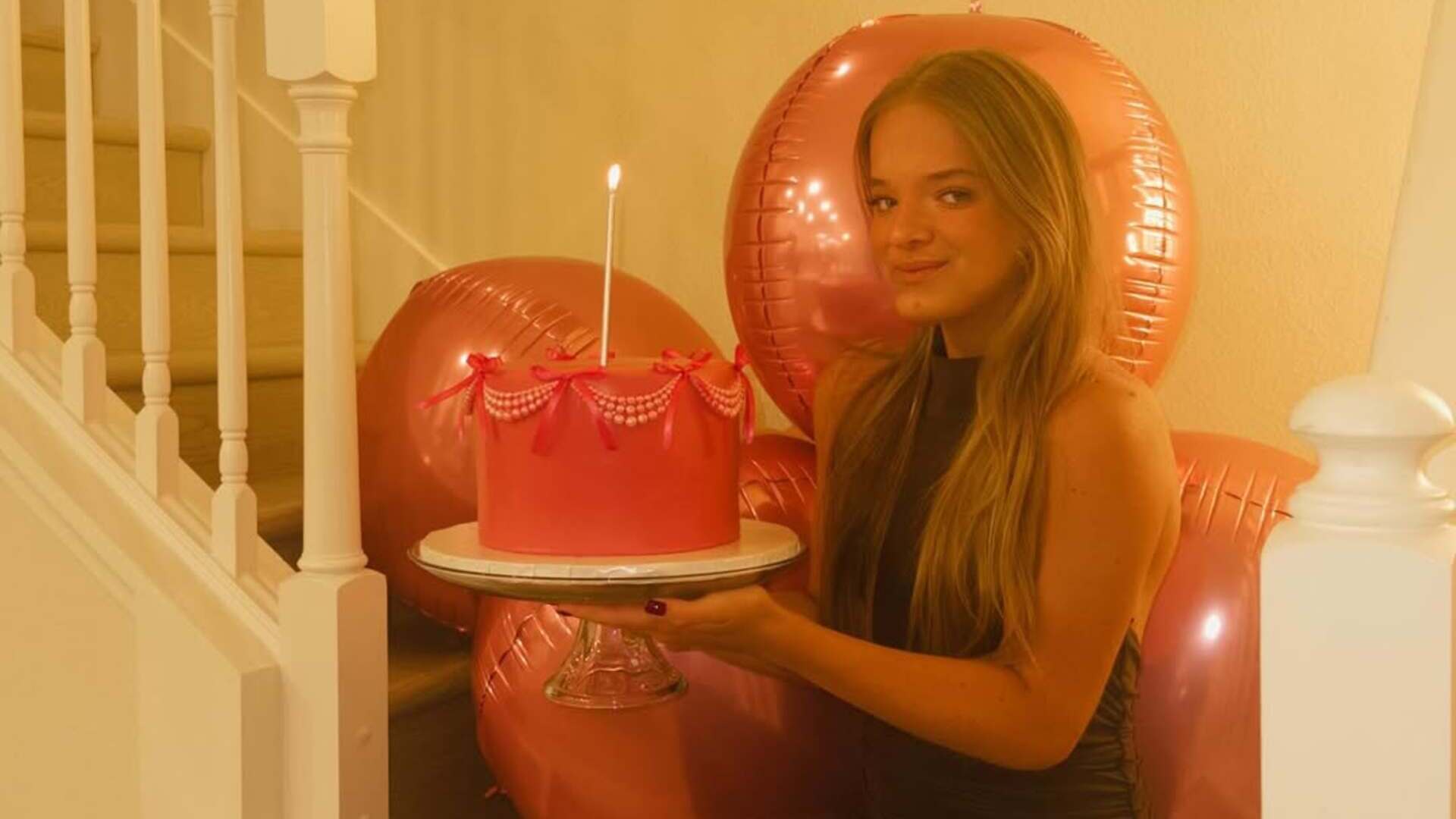 Rafaella Justus mostra comemoração de seu aniversário sem os pais