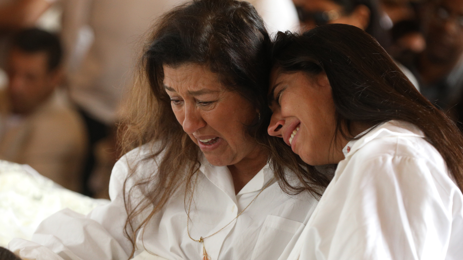 Regina Cas&eacute; e Benedita no vel&oacute;rio de Preta Gil - Foto: Victor Chapetta / AgNews