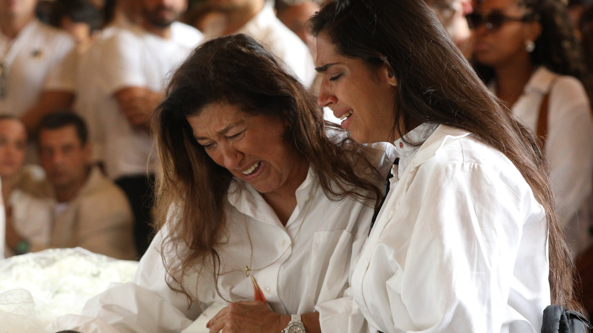 Regina Cas&eacute; e Benedita no vel&oacute;rio de Preta Gil - Foto: Victor Chapetta / AgNews