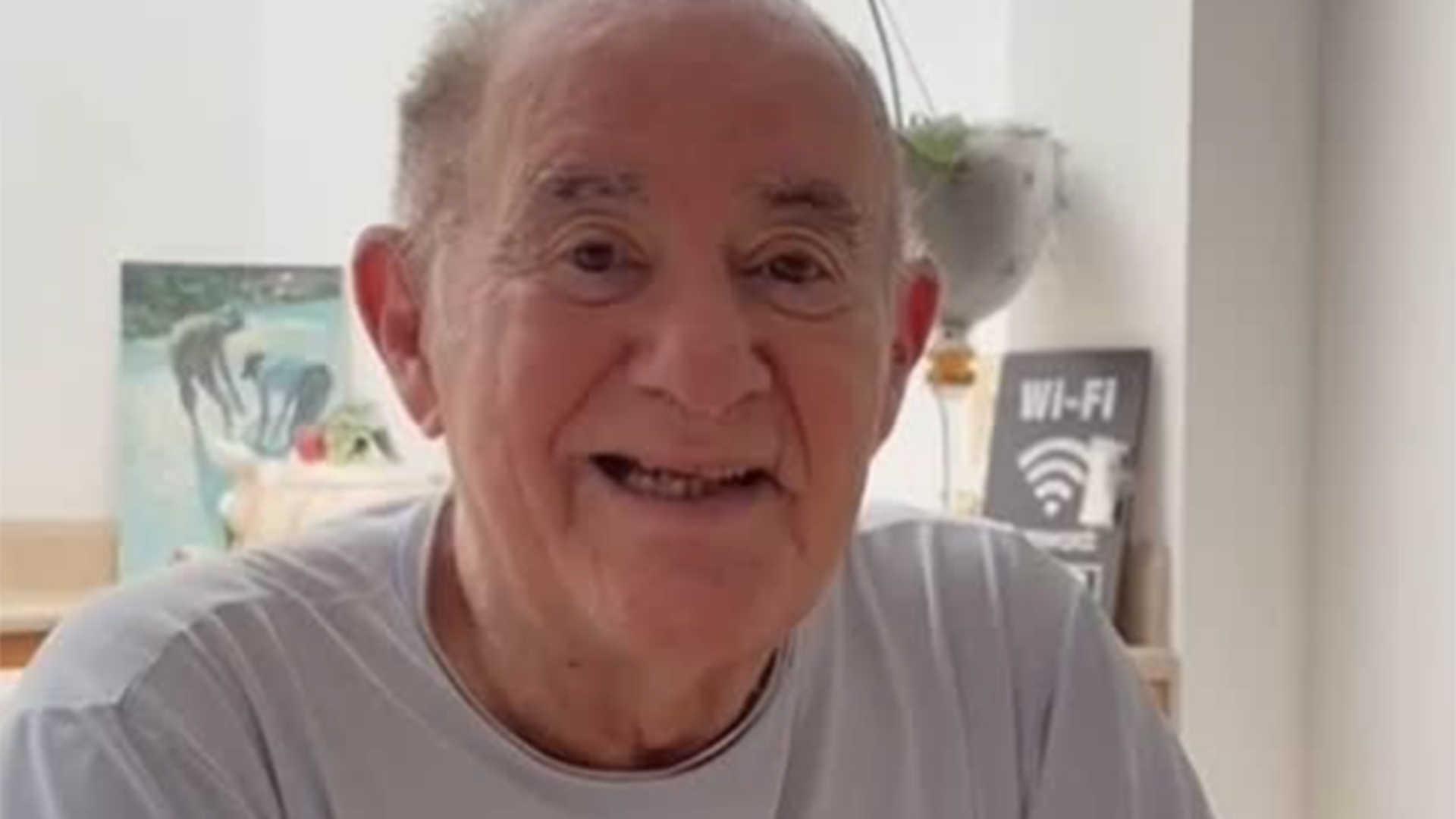 Renato Aragão e Xuxa? Humorista reage aos boatos de romance