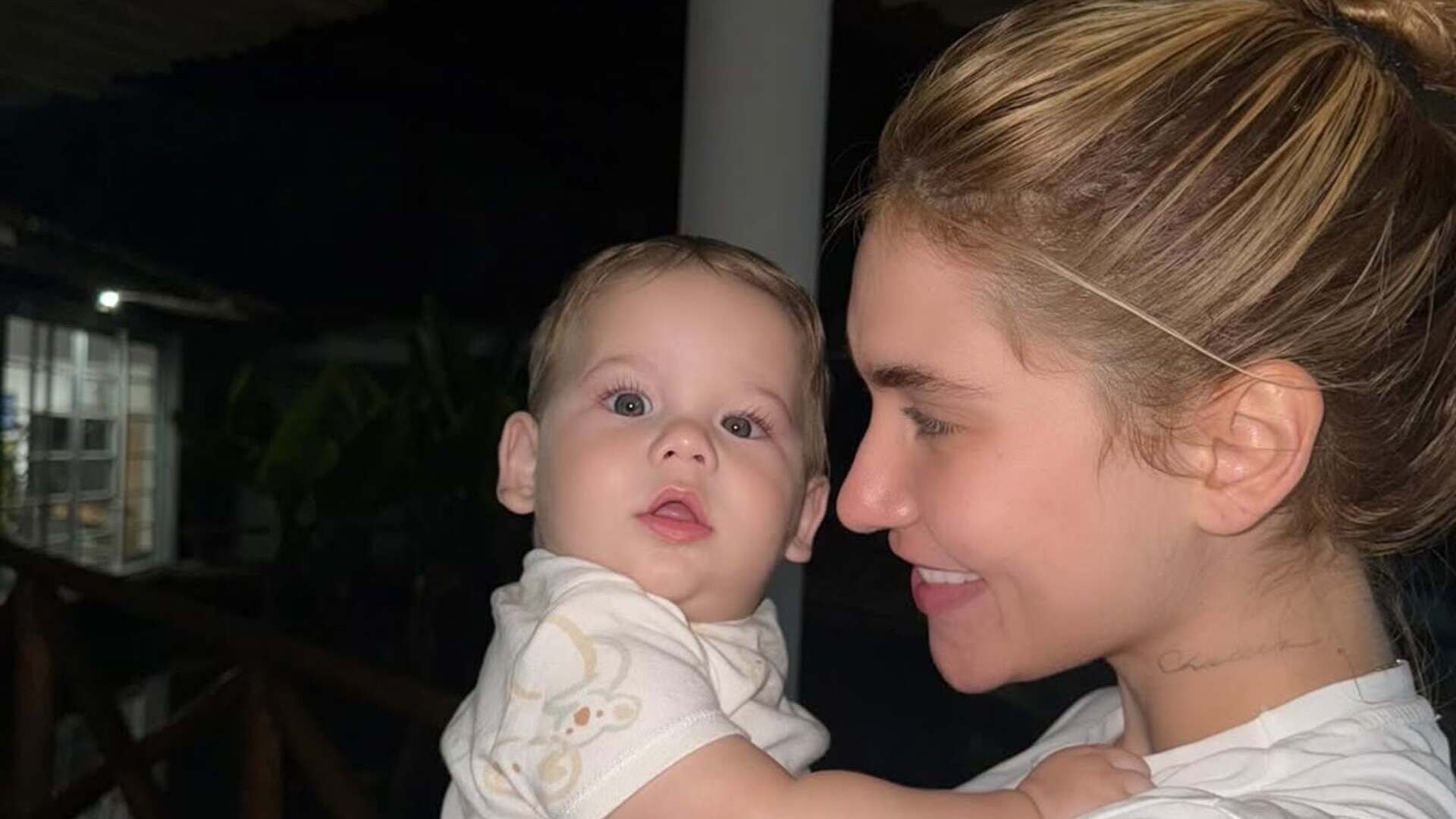 Virginia prova semelhança com José Leonardo ao resgatar foto do passado