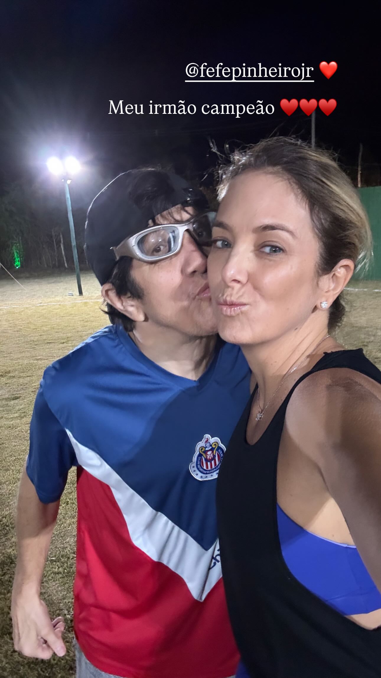 Ticiane Pinheiro posta fotos em fam&iacute;lia no Instagram 