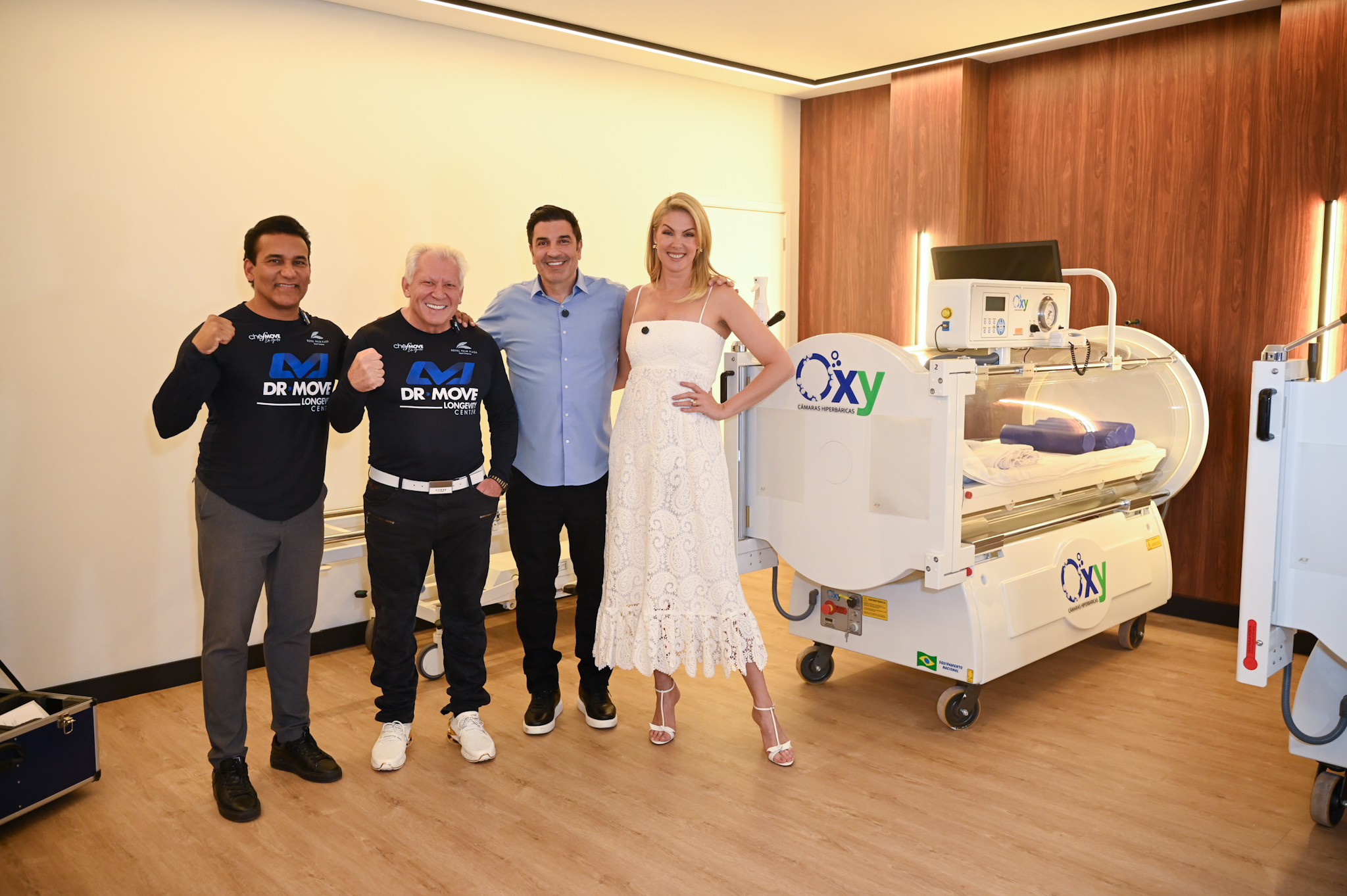 Ana Hickmann e Edu Guedes com os s&oacute;cios da Dr. Move