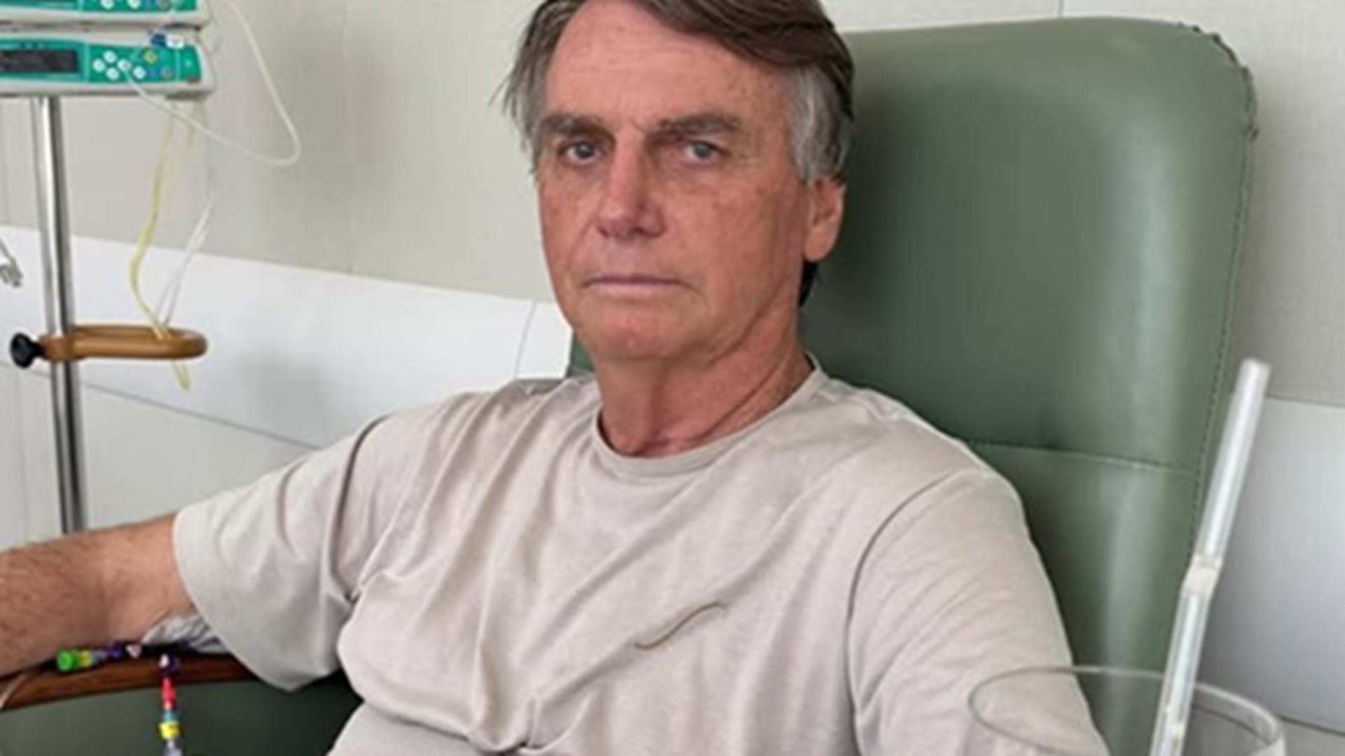 Bolsonaro relata nova crise de saúde após cirurgia e especialista analisa: ‘Consequência’