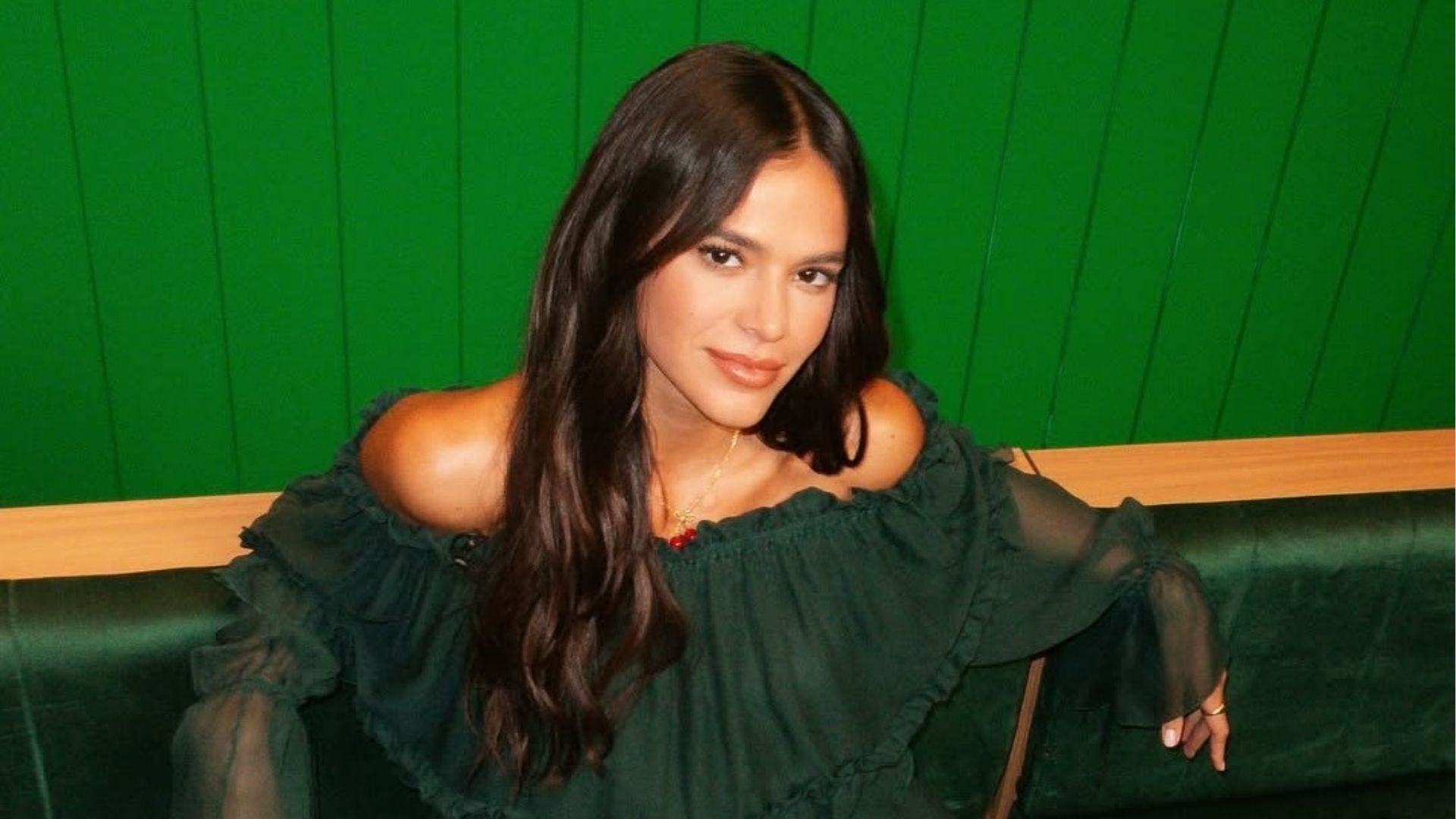 Bruna Marquezine chega aos 30 anos; Atriz começou carreira ainda quando criança