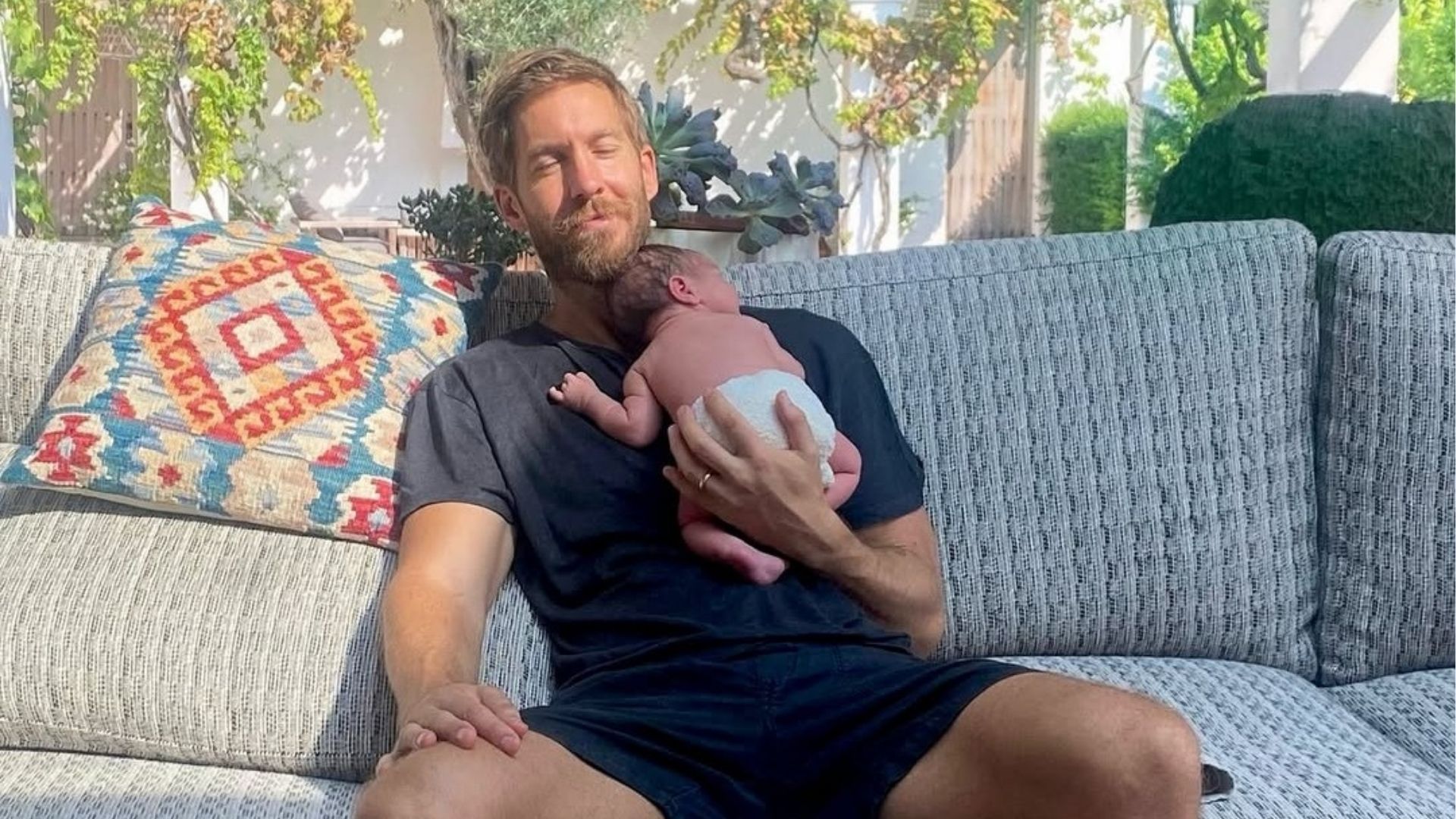 DJ Calvin Harris transforma placenta em capsúla e especialista comenta: ‘Riscos’