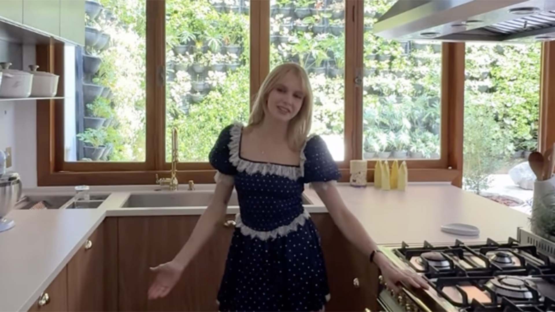 Isabella Scherer exibe sua cozinha que foi inspirada em fogão de R$ 50 mil